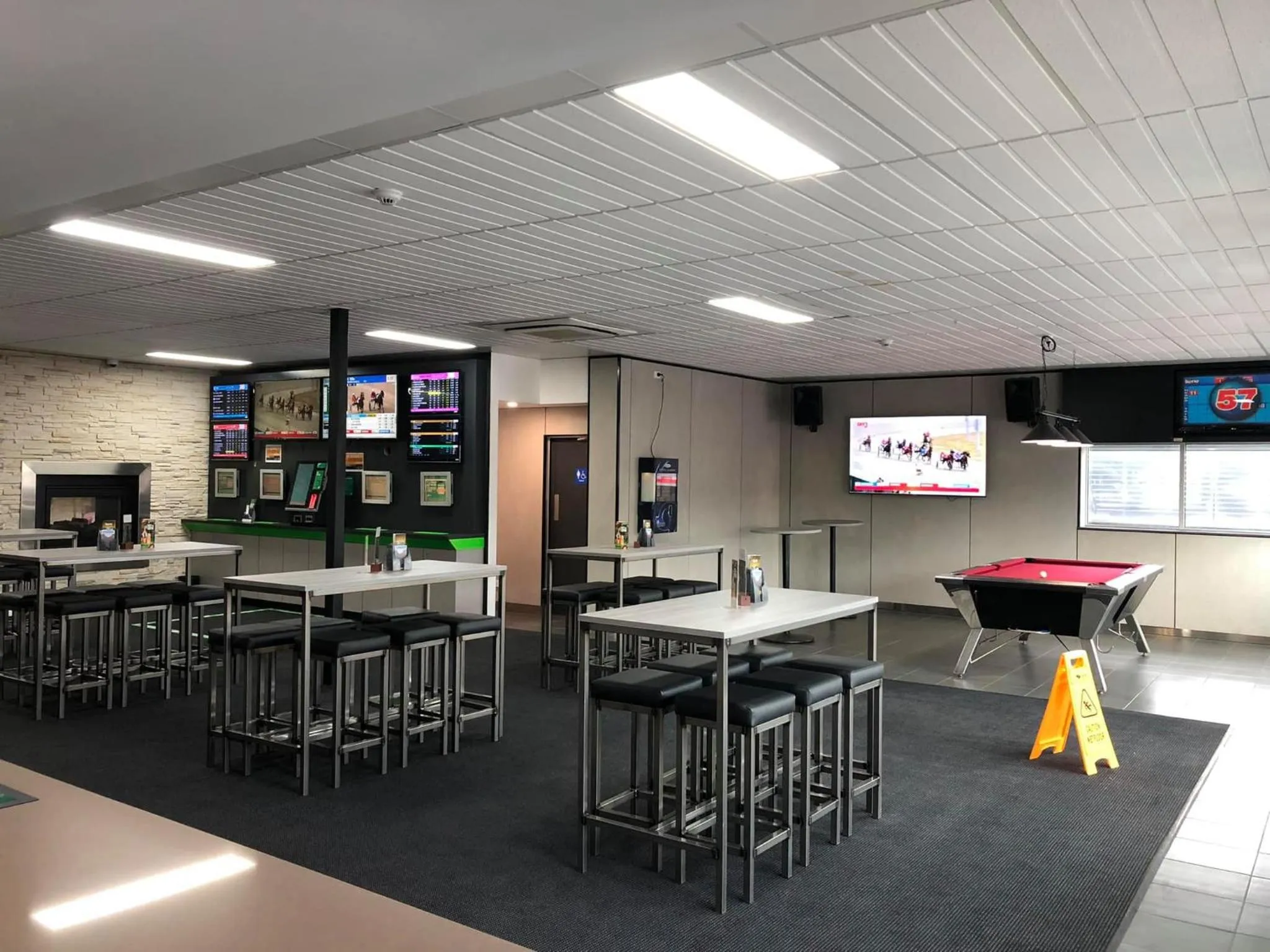 Lounge or bar in Brighton Hotel Motel