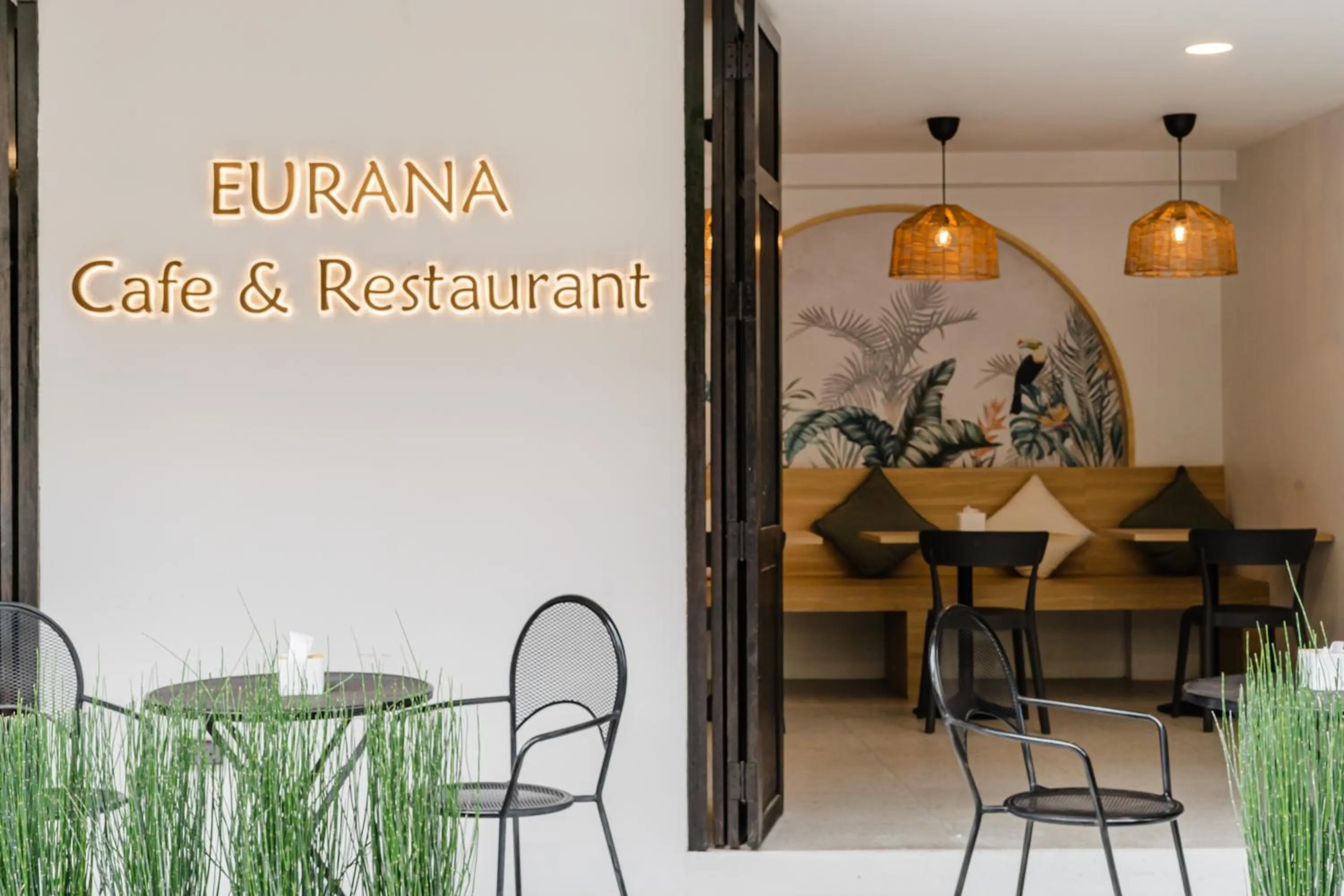Restaurant/places to eat in Eurana Boutique Hotel