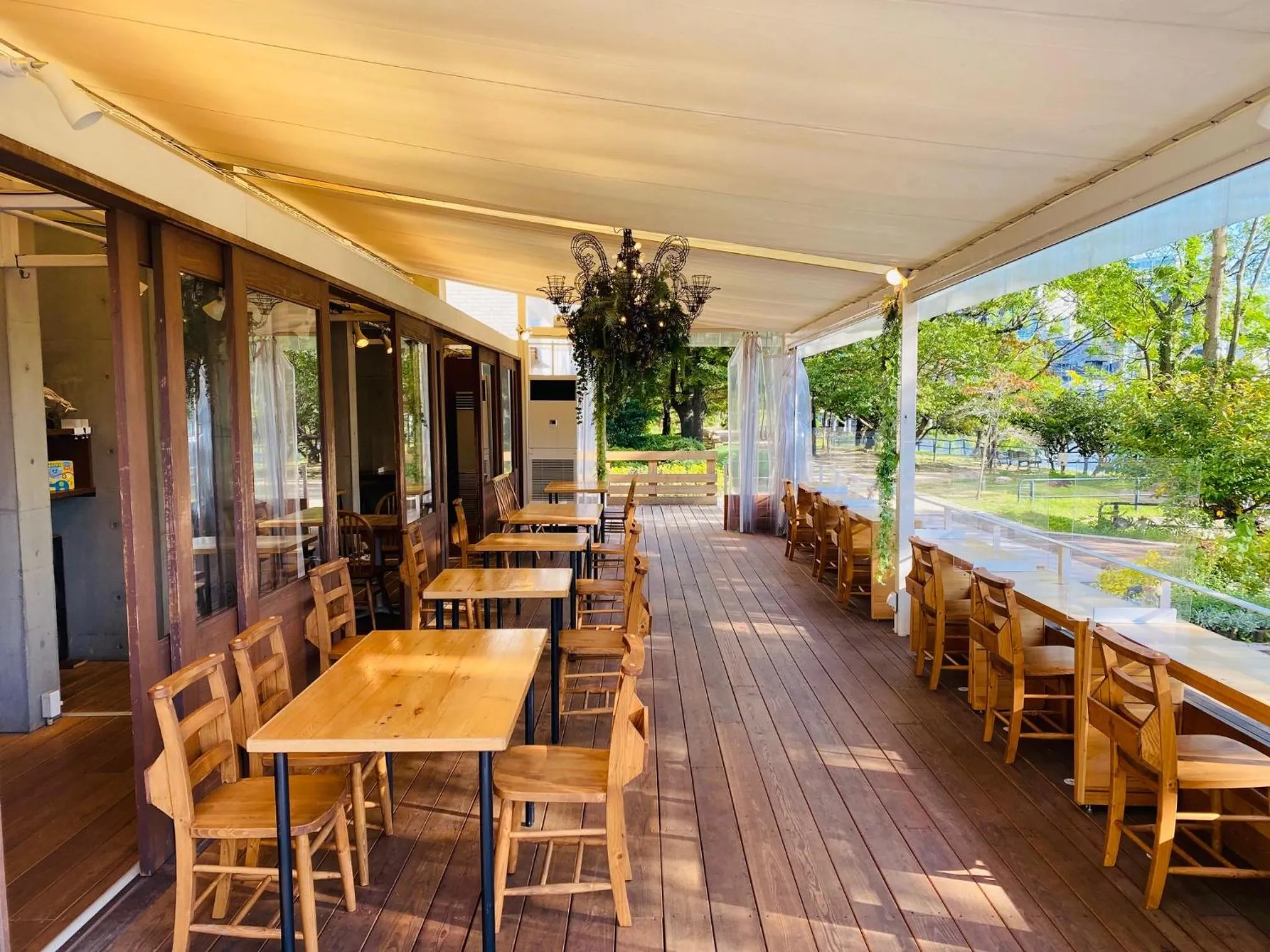 Restaurant/places to eat in Hotel Flex