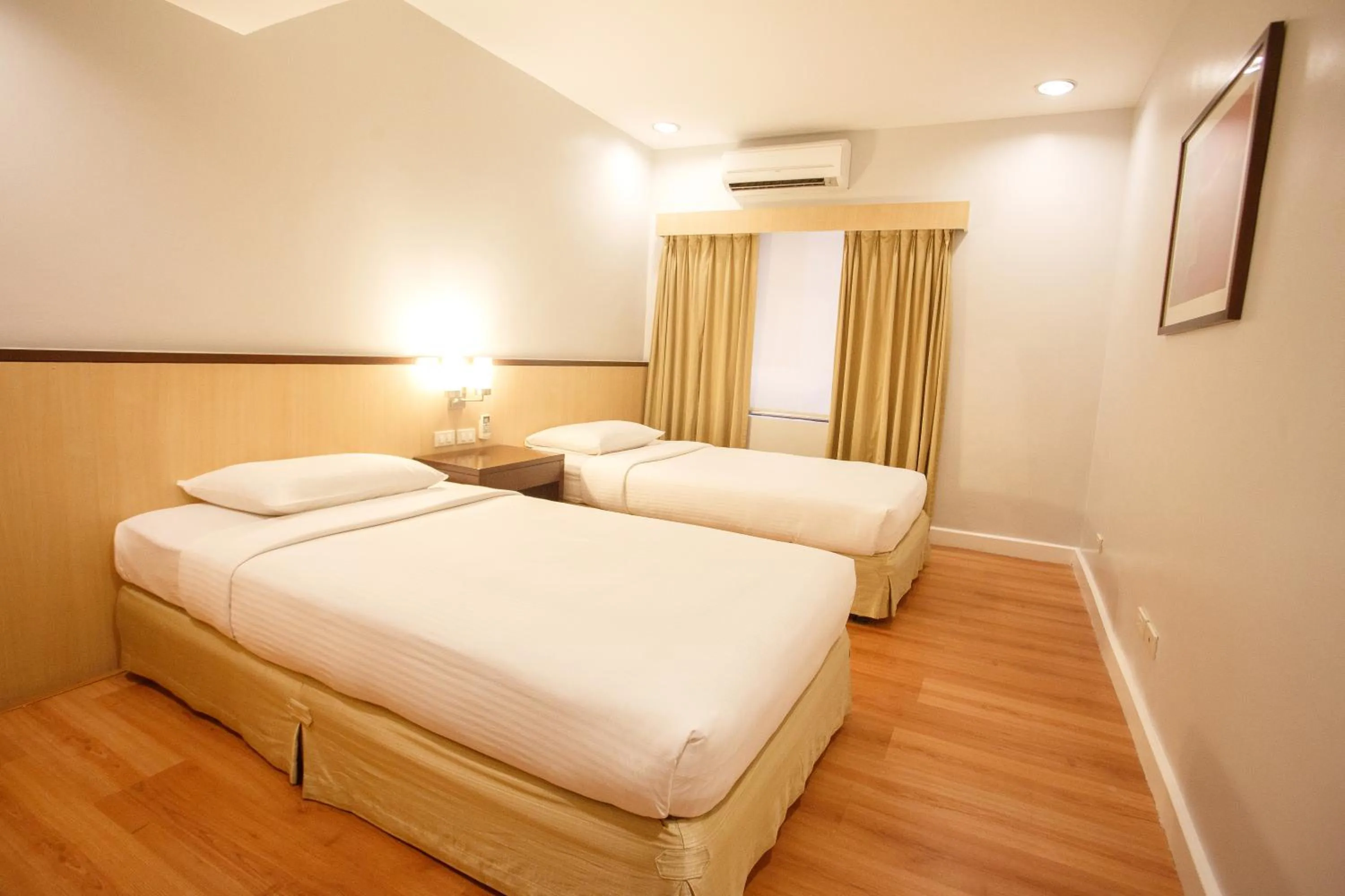 Bedroom, Bed in The Linden Suites