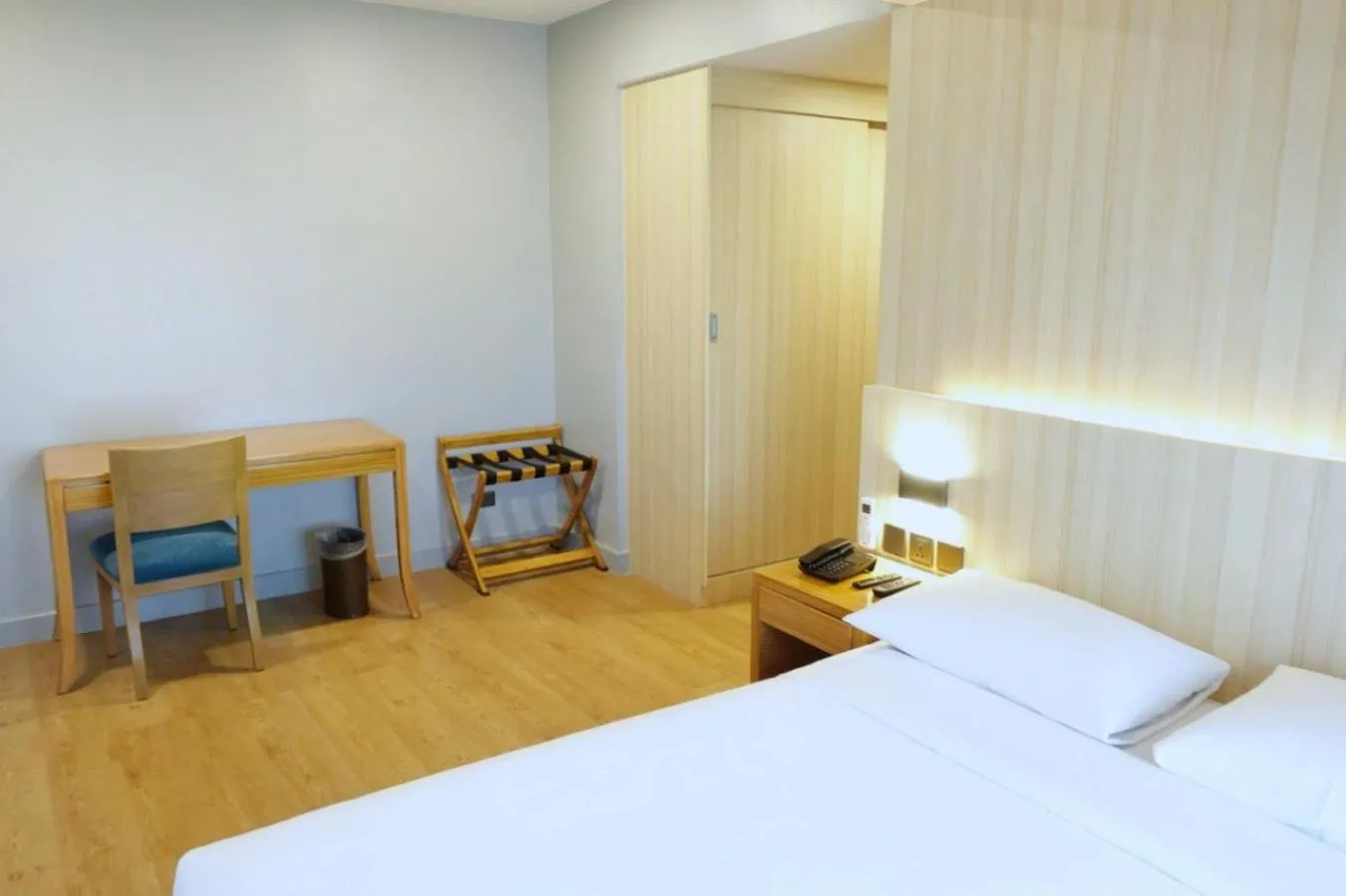 Bed in The Linden Suites