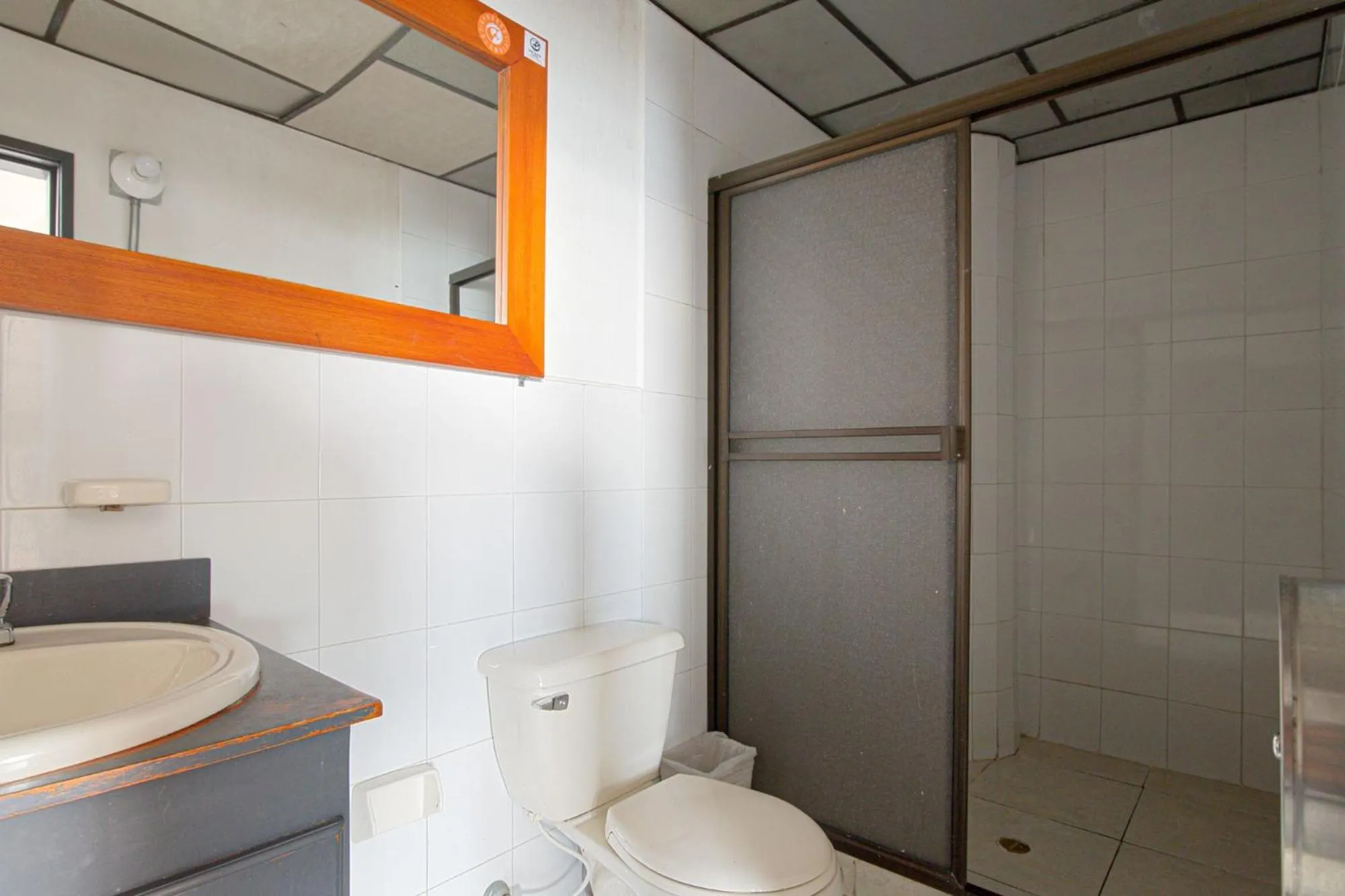 Shower in Socialtel Medellin