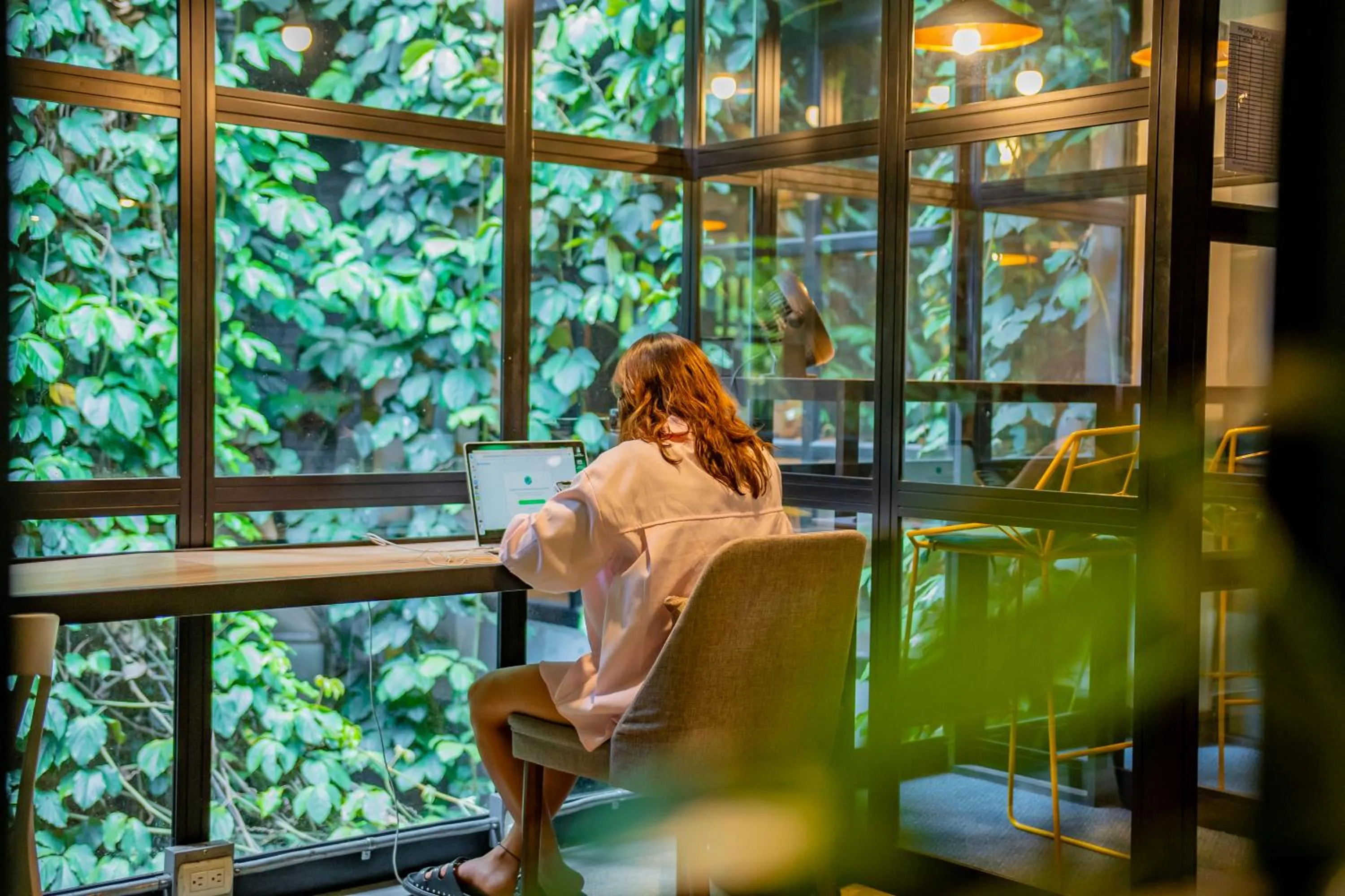 Business facilities in Socialtel Medellin