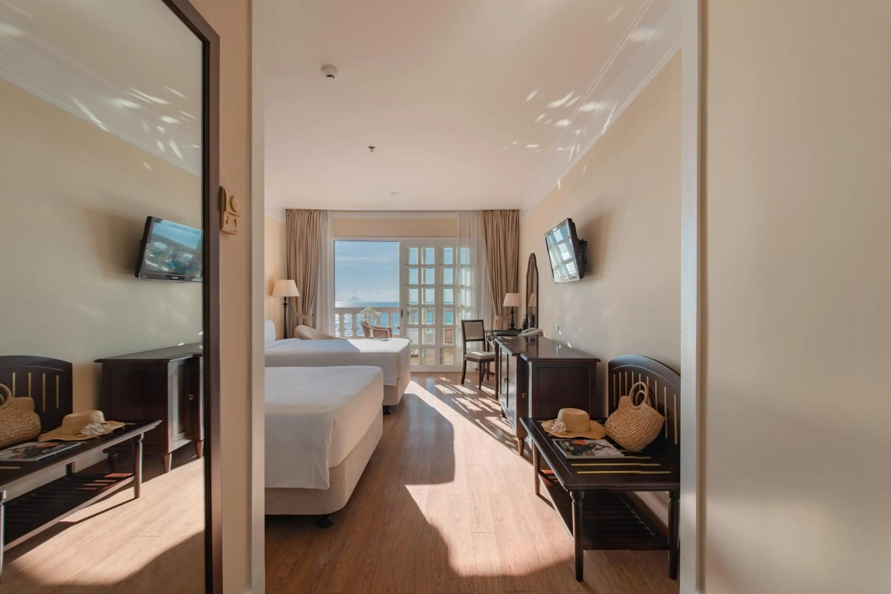 Bedroom, Bed in Sunrise Nha Trang Beach Hotel & Spa