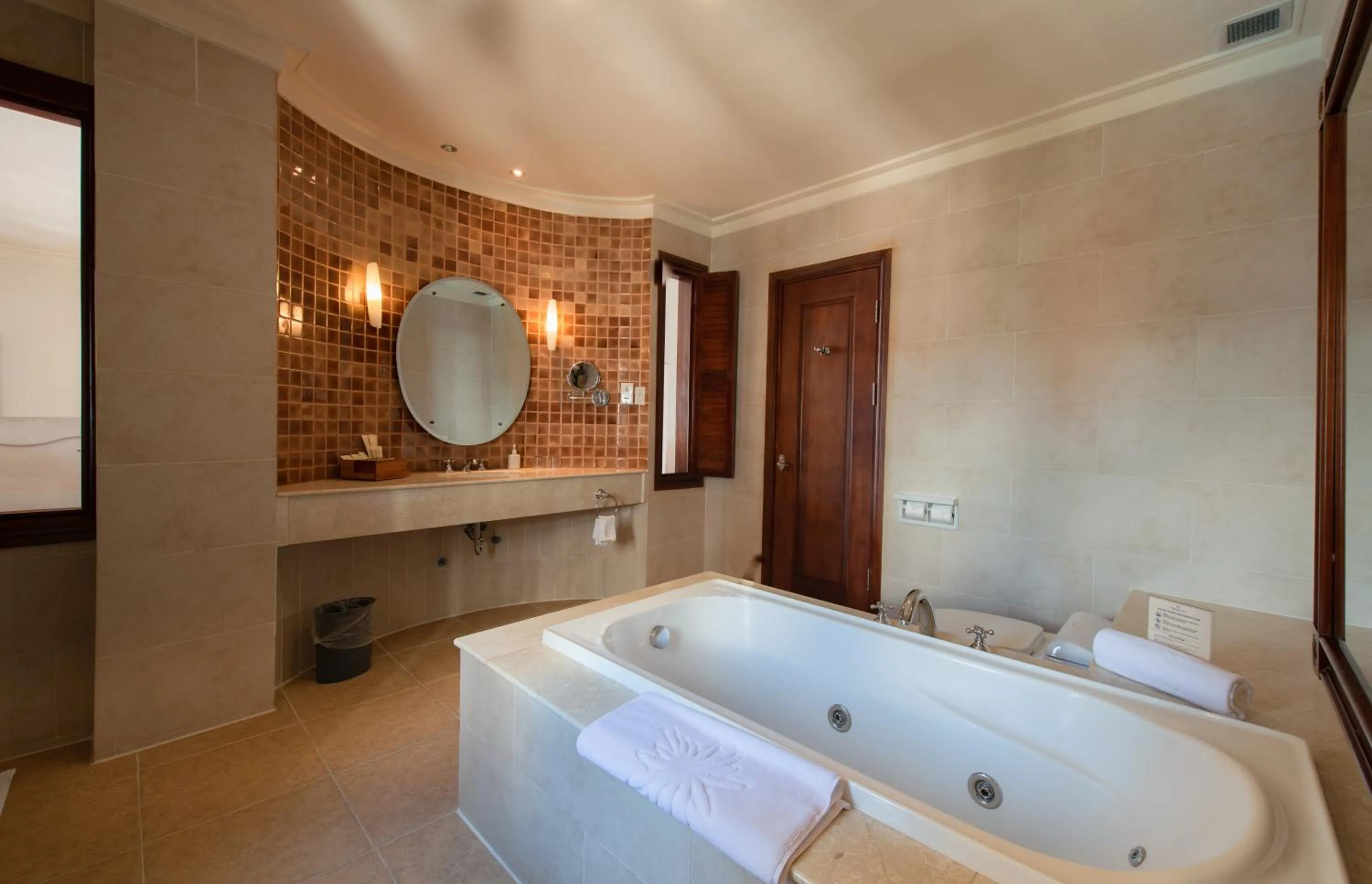 Bath in Sunrise Nha Trang Beach Hotel & Spa