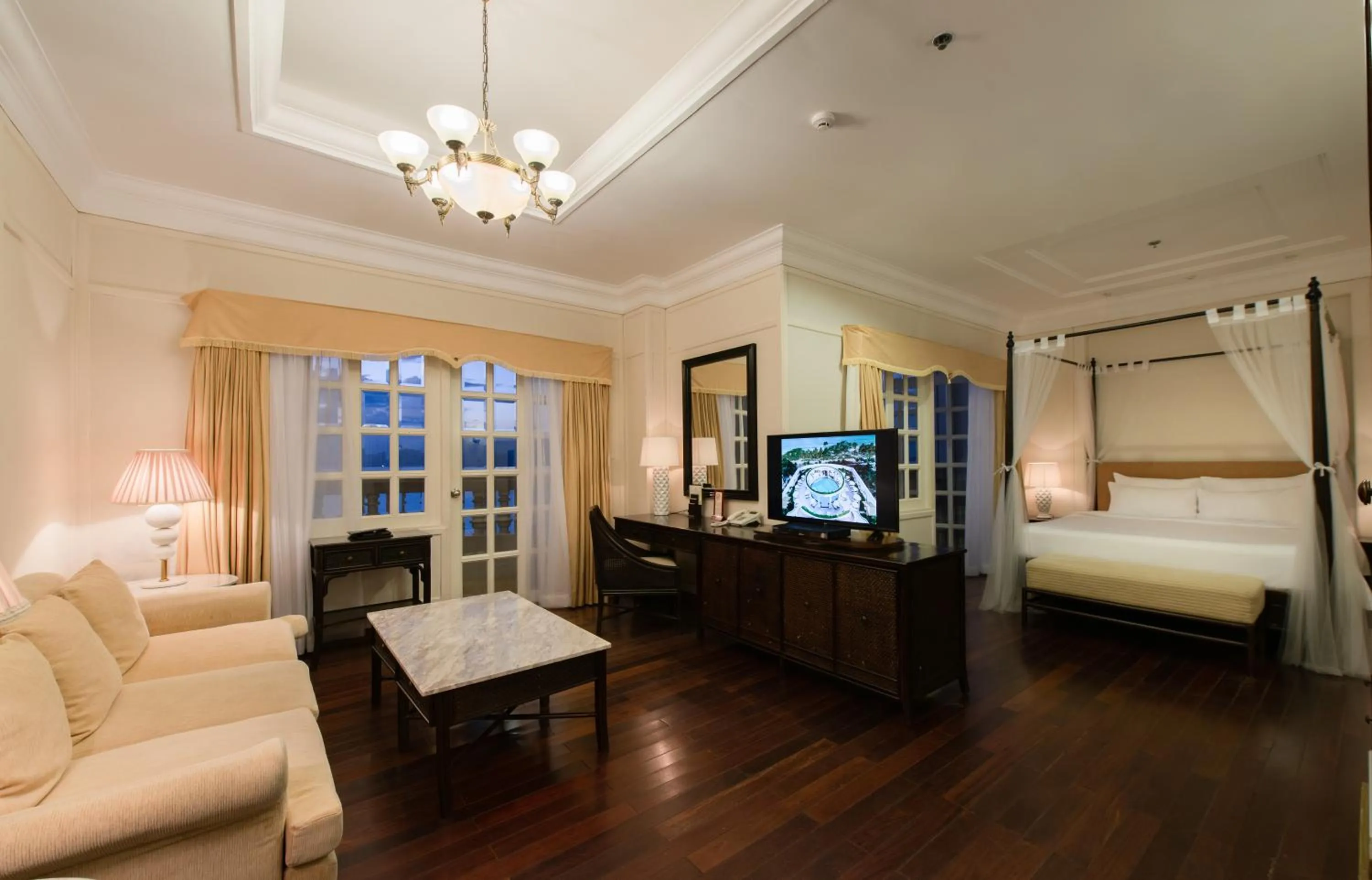 Sea view, Bed in Sunrise Nha Trang Beach Hotel & Spa