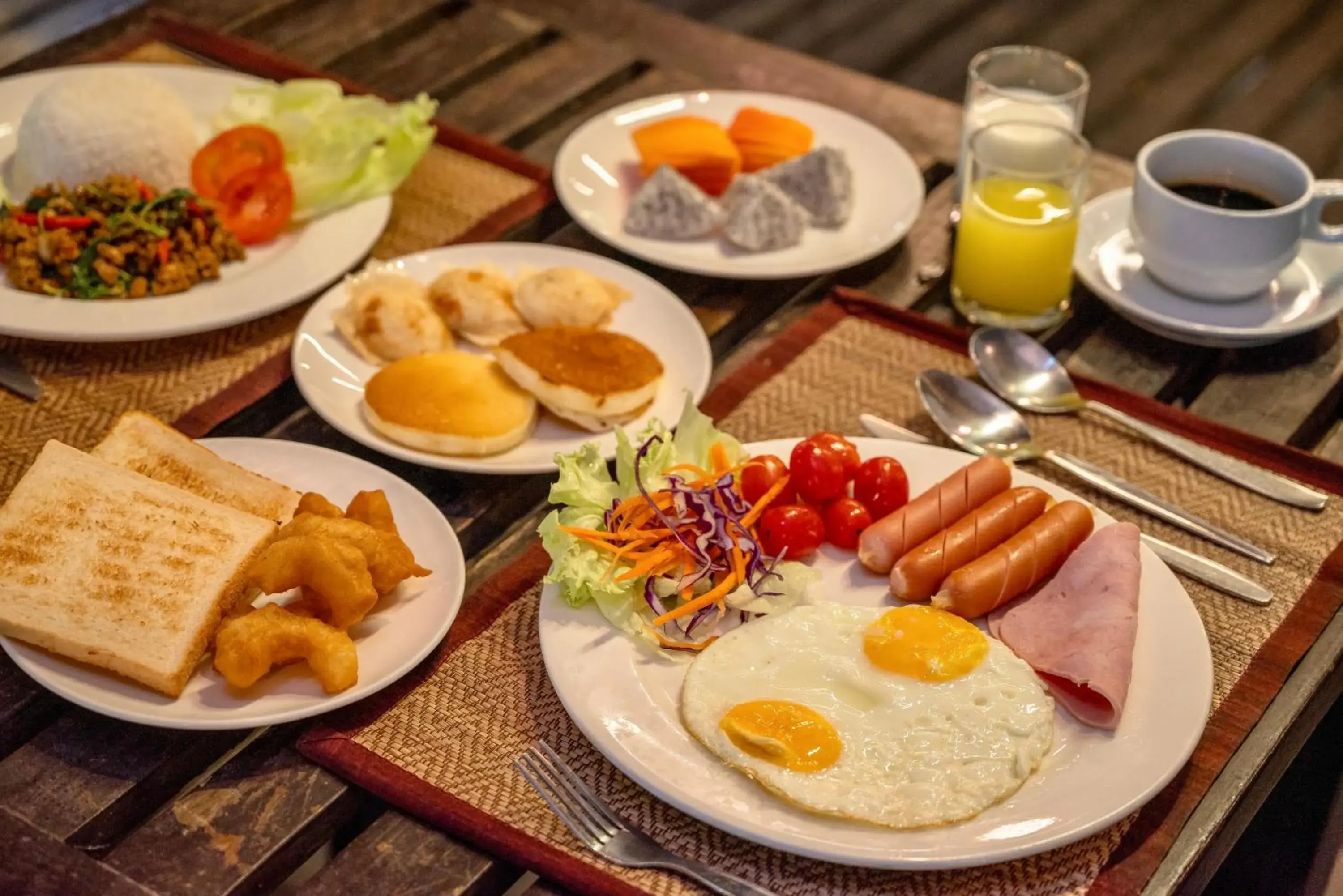 Restaurant/places to eat in Lampang River Lodge Restaurant/places to eat in Lampang River Lodge