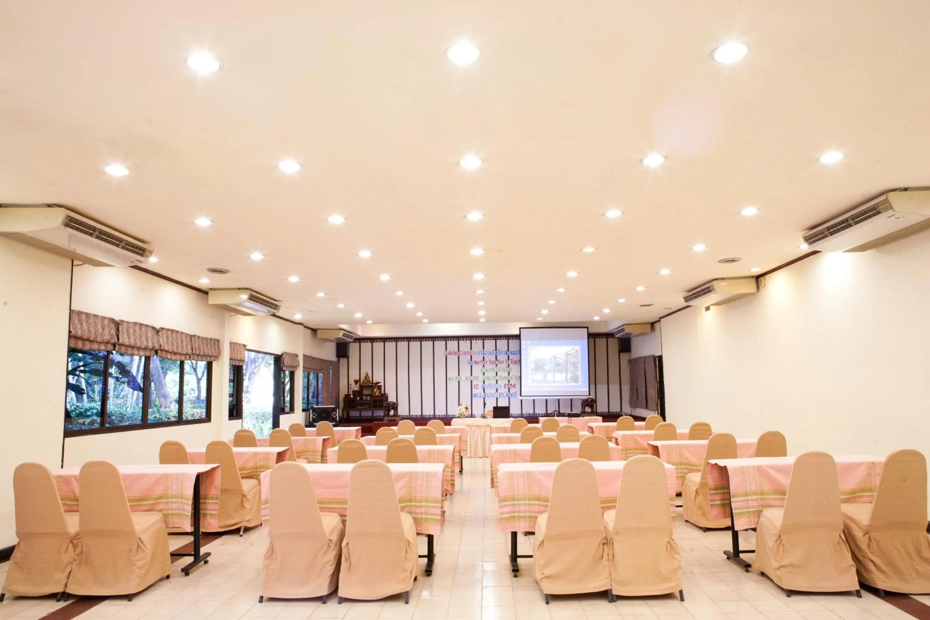 Meeting/conference room in Lampang River Lodge
