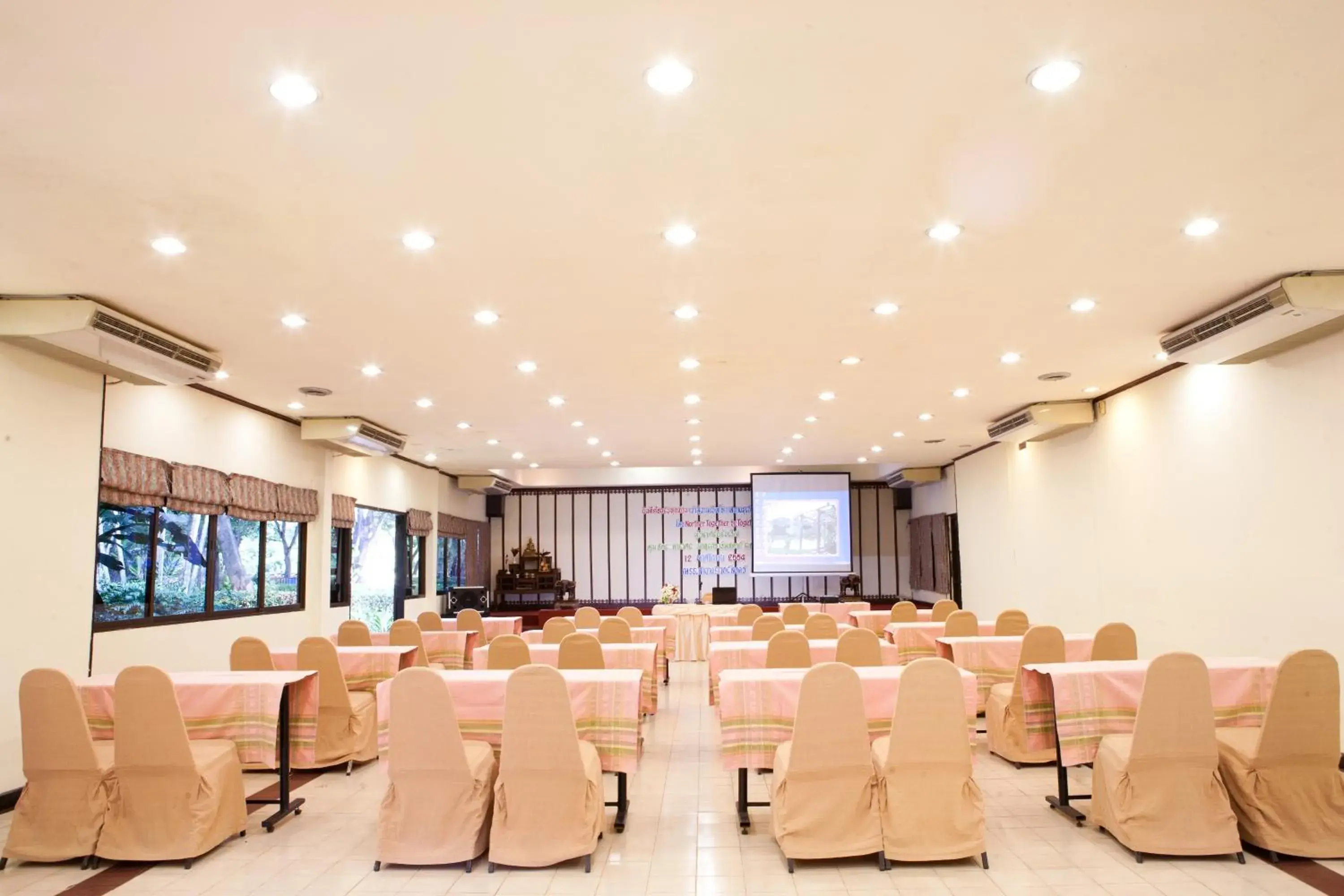 Meeting/conference room in Lampang River Lodge Meeting/conference room in Lampang River Lodge