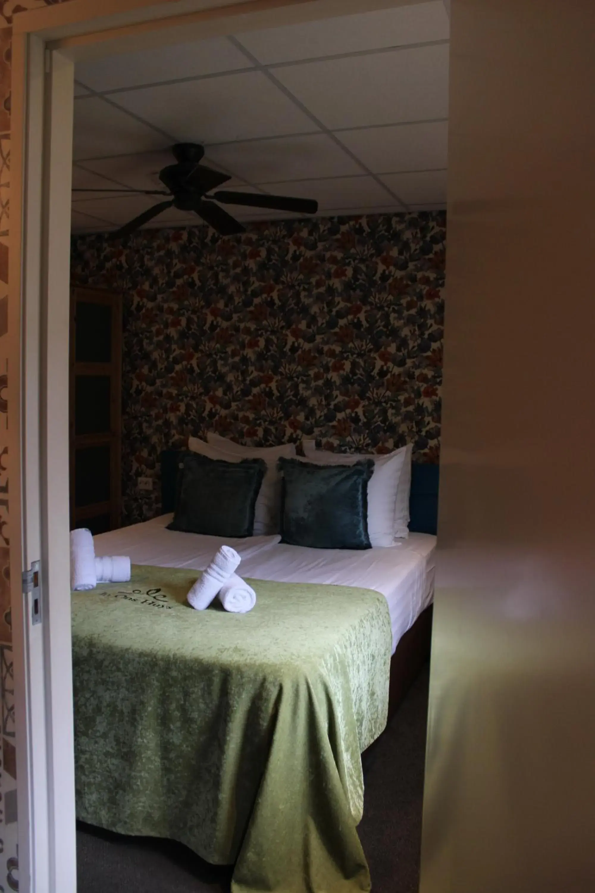 Double Room in Hotel West Inn Double Room in Hotel West Inn