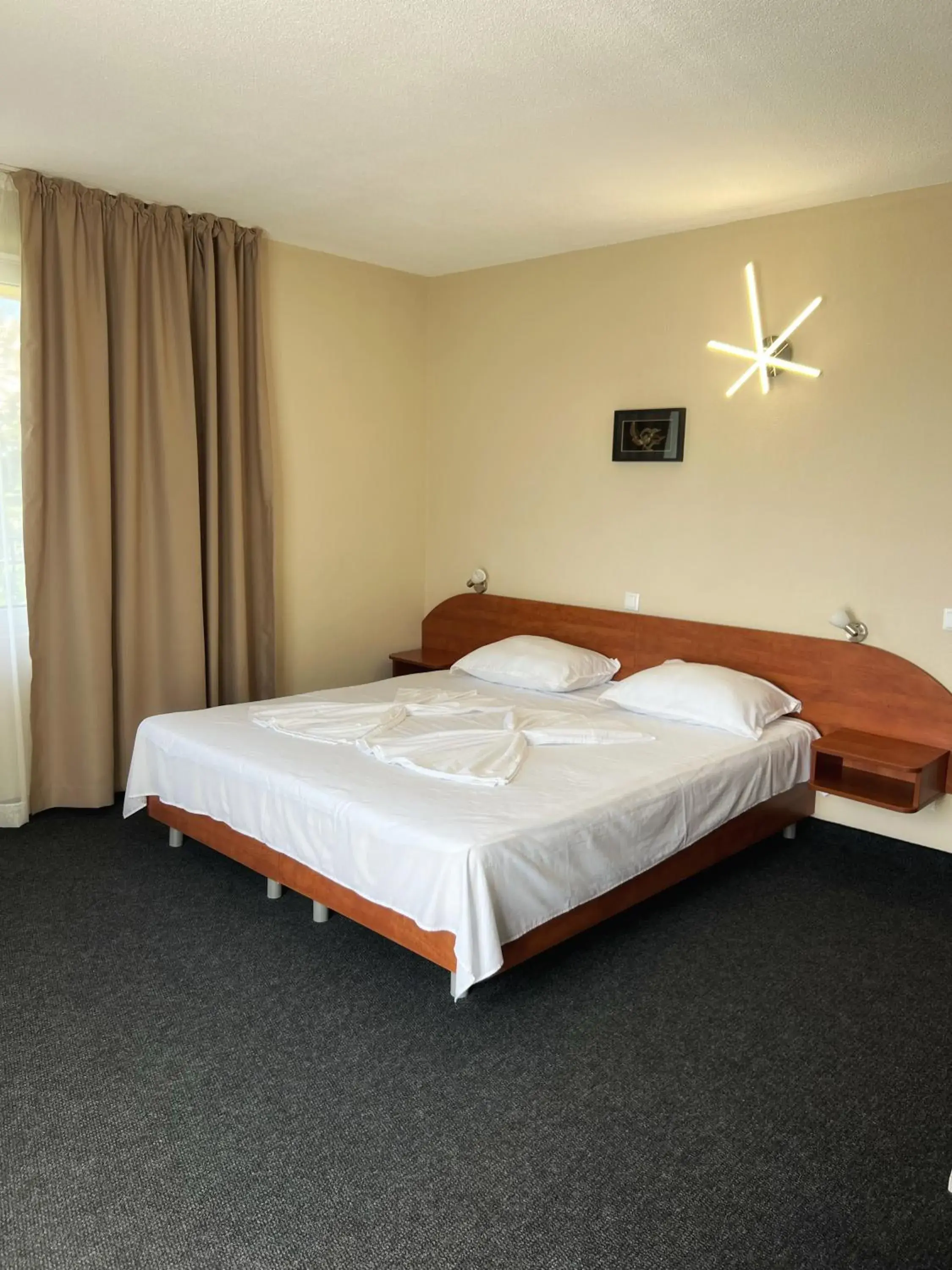 Deluxe Double Room with Balcony and Sea View (2 Adults + 1 Child) in Hotel Jambo Deluxe Double Room with Balcony and Sea View (2 Adults + 1 Child) in Hotel Jambo