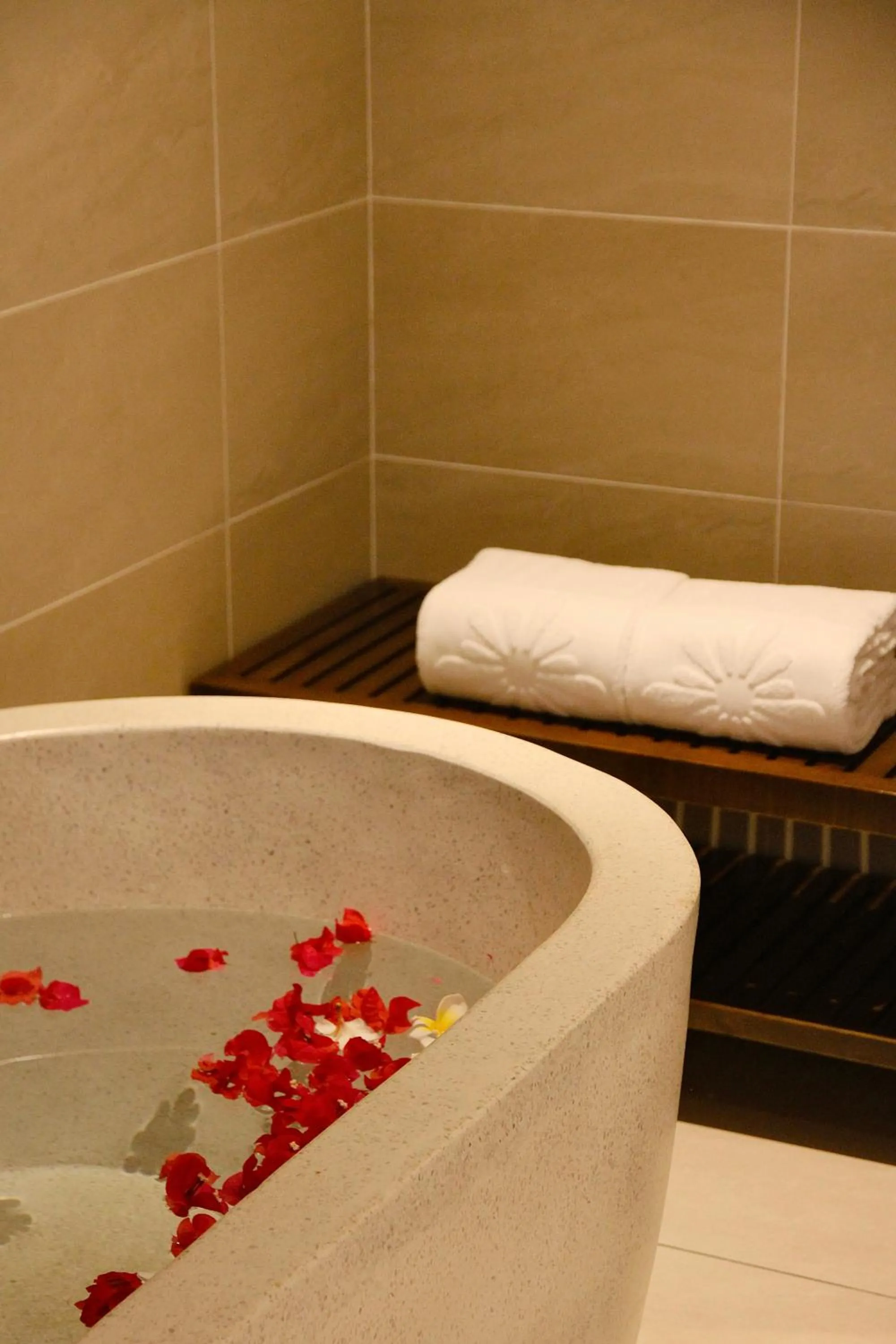 Bath in Pandanus Resort