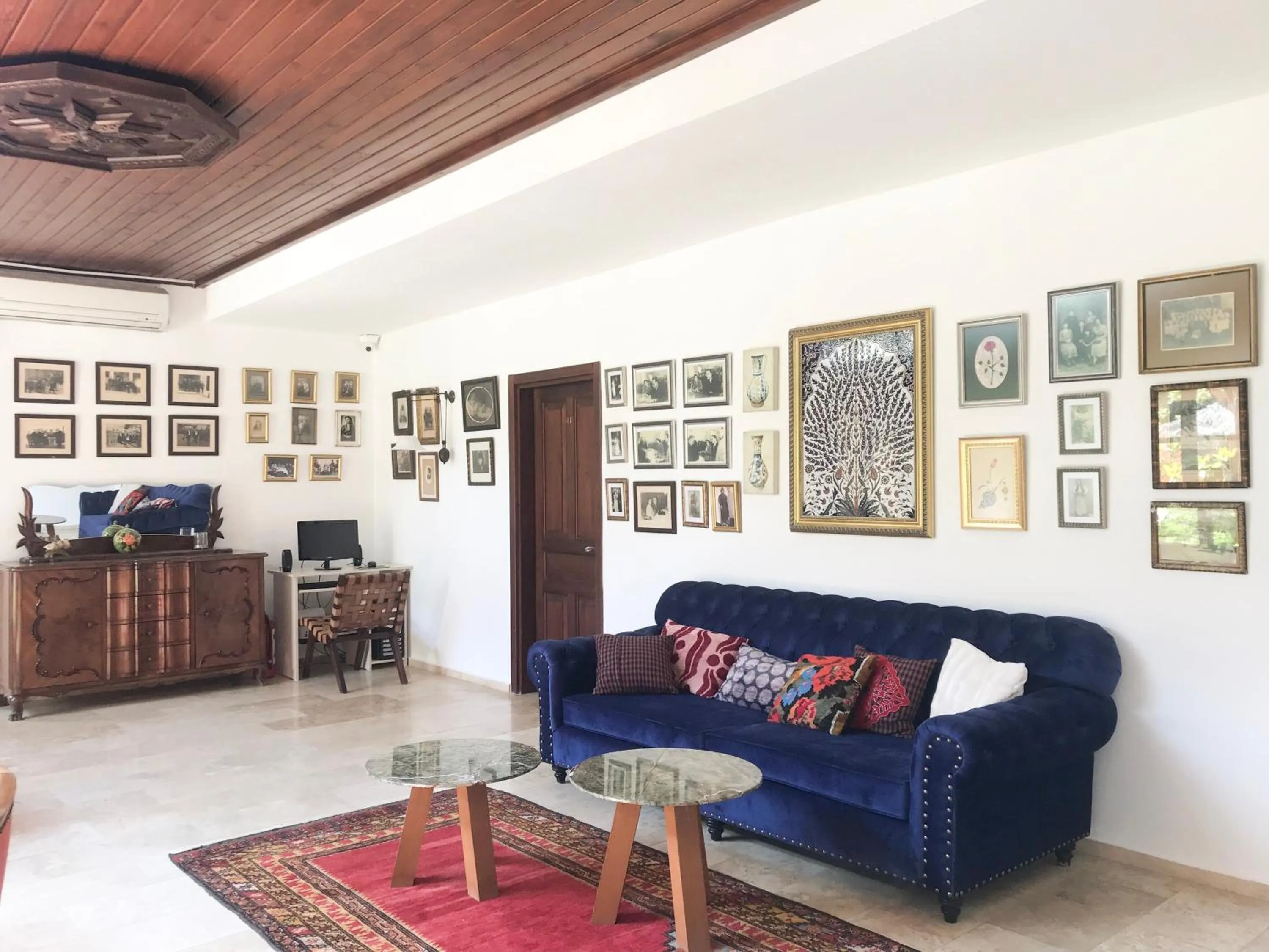 Seating area in The Ninova