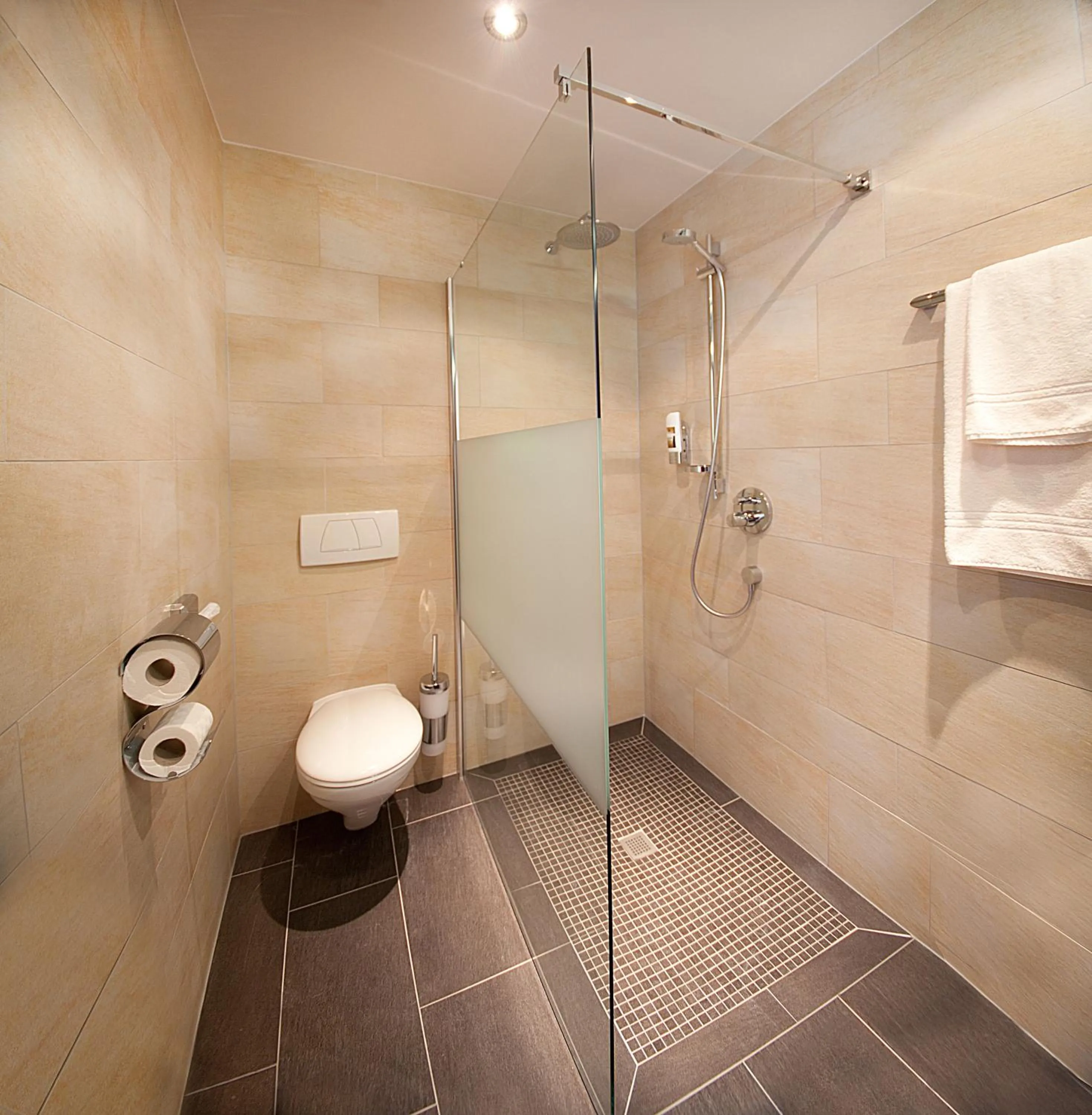 Bathroom in Hotel Steuer