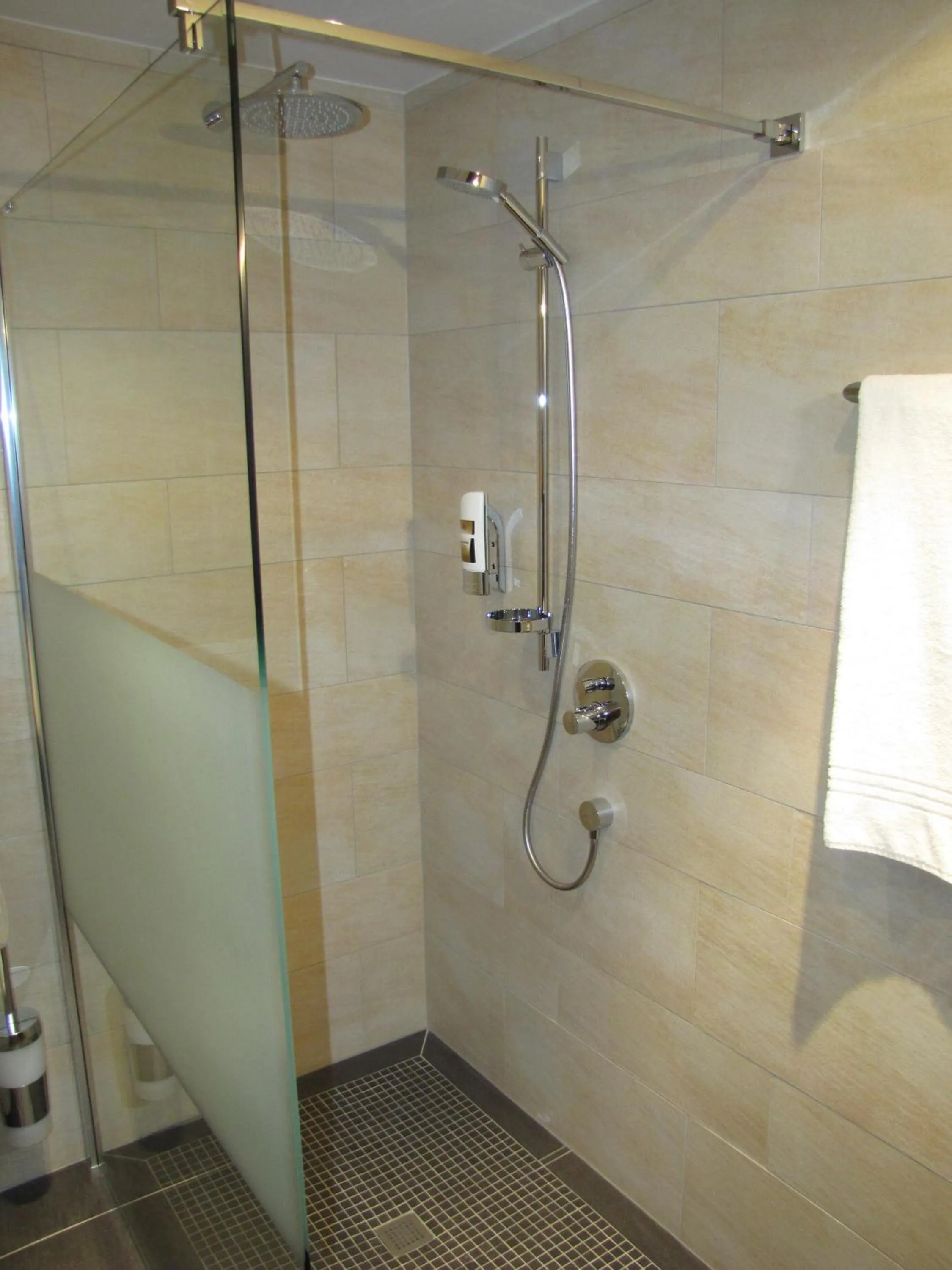 Bathroom in Hotel Steuer