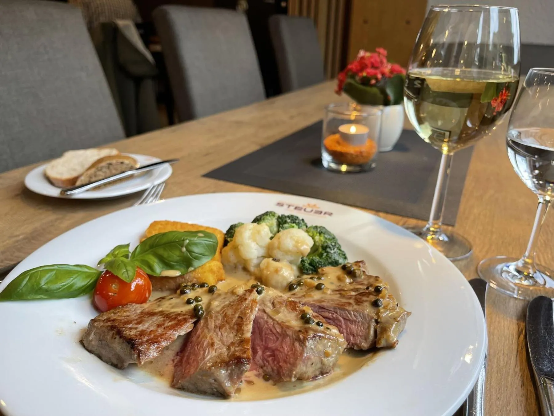 Restaurant/places to eat in Hotel Steuer