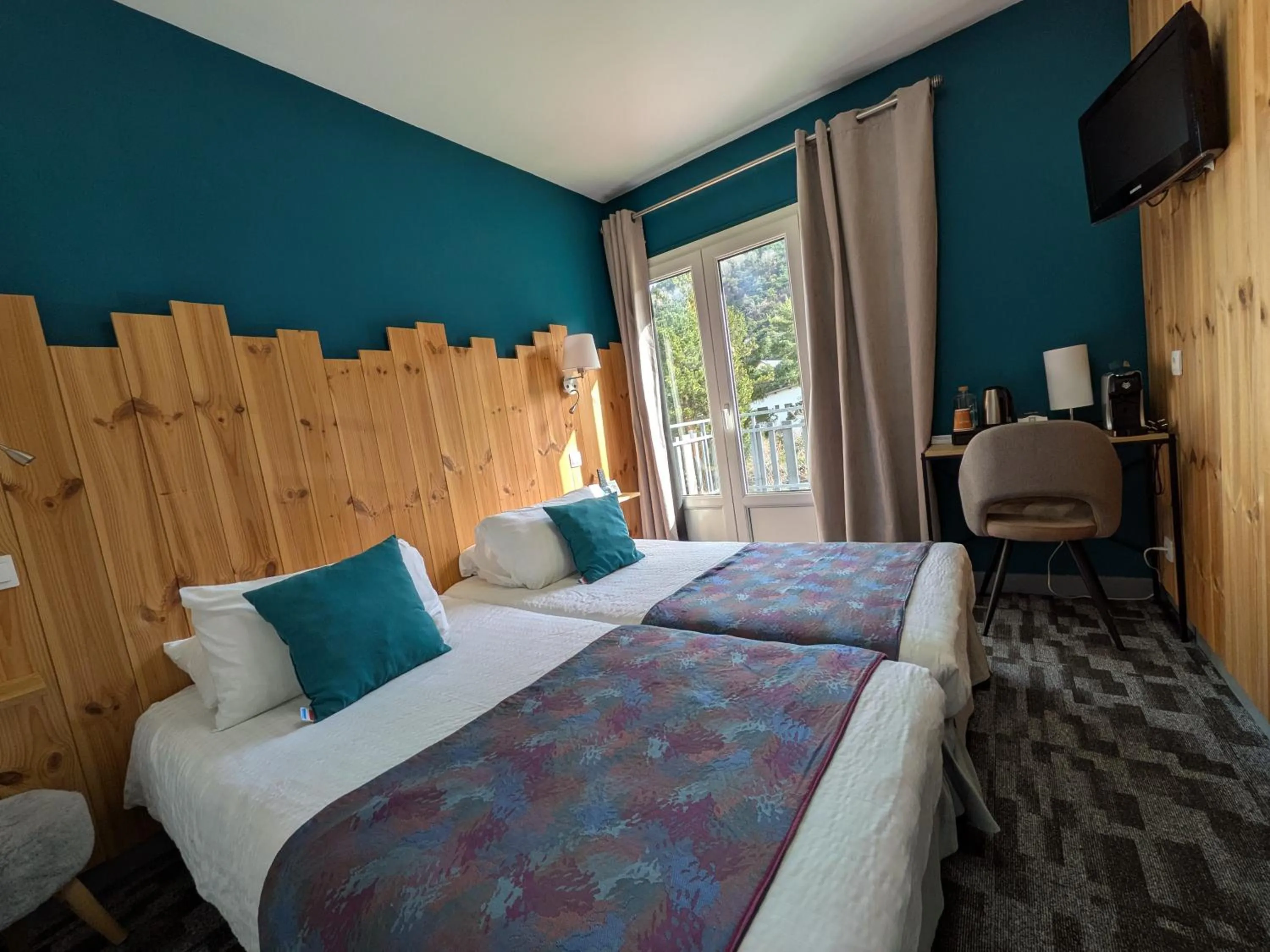 Standard Twin Room in Logis Hotel Eden Lac