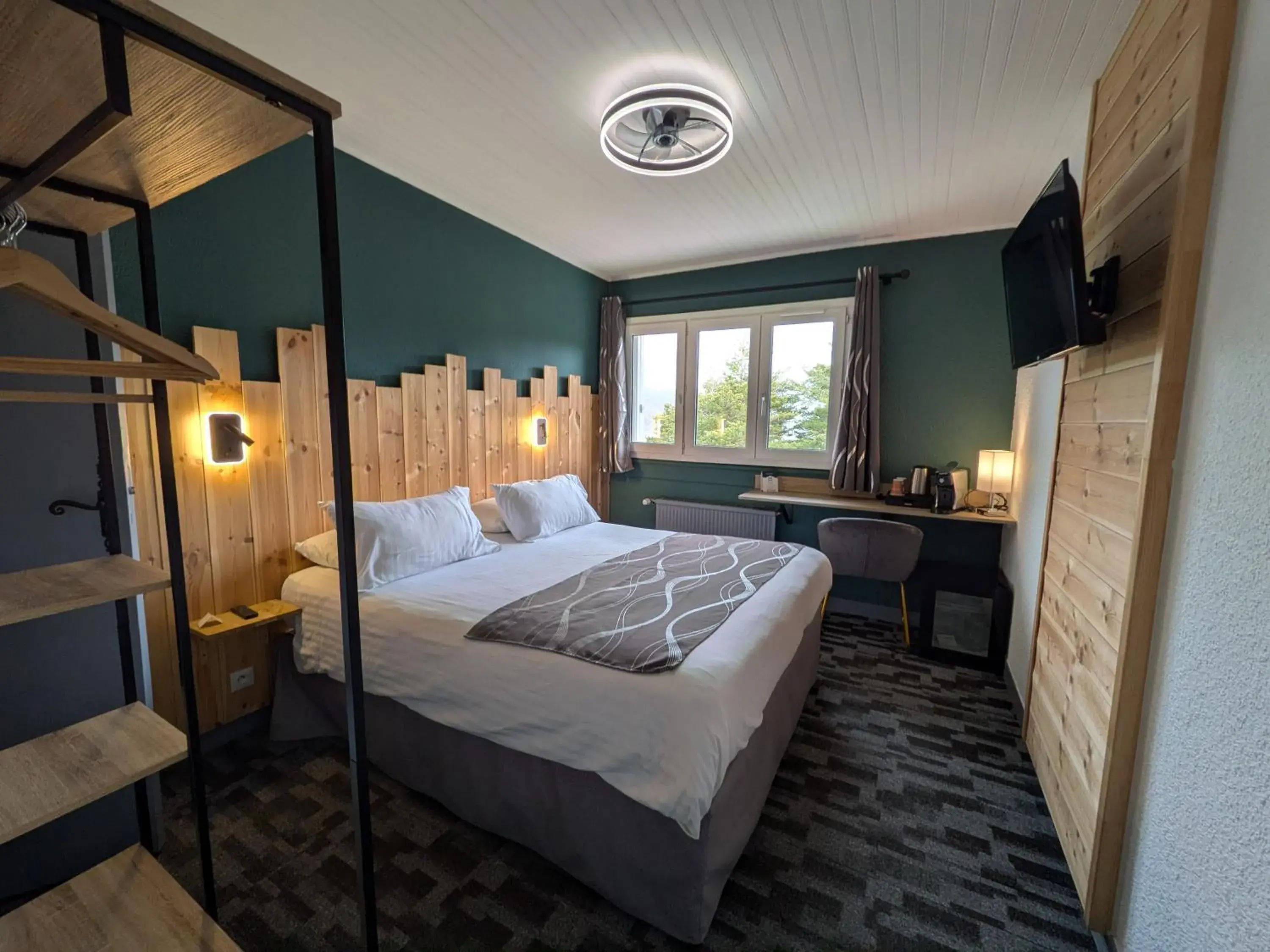 Double Room in Logis Hotel Eden Lac Double Room in Logis Hotel Eden Lac