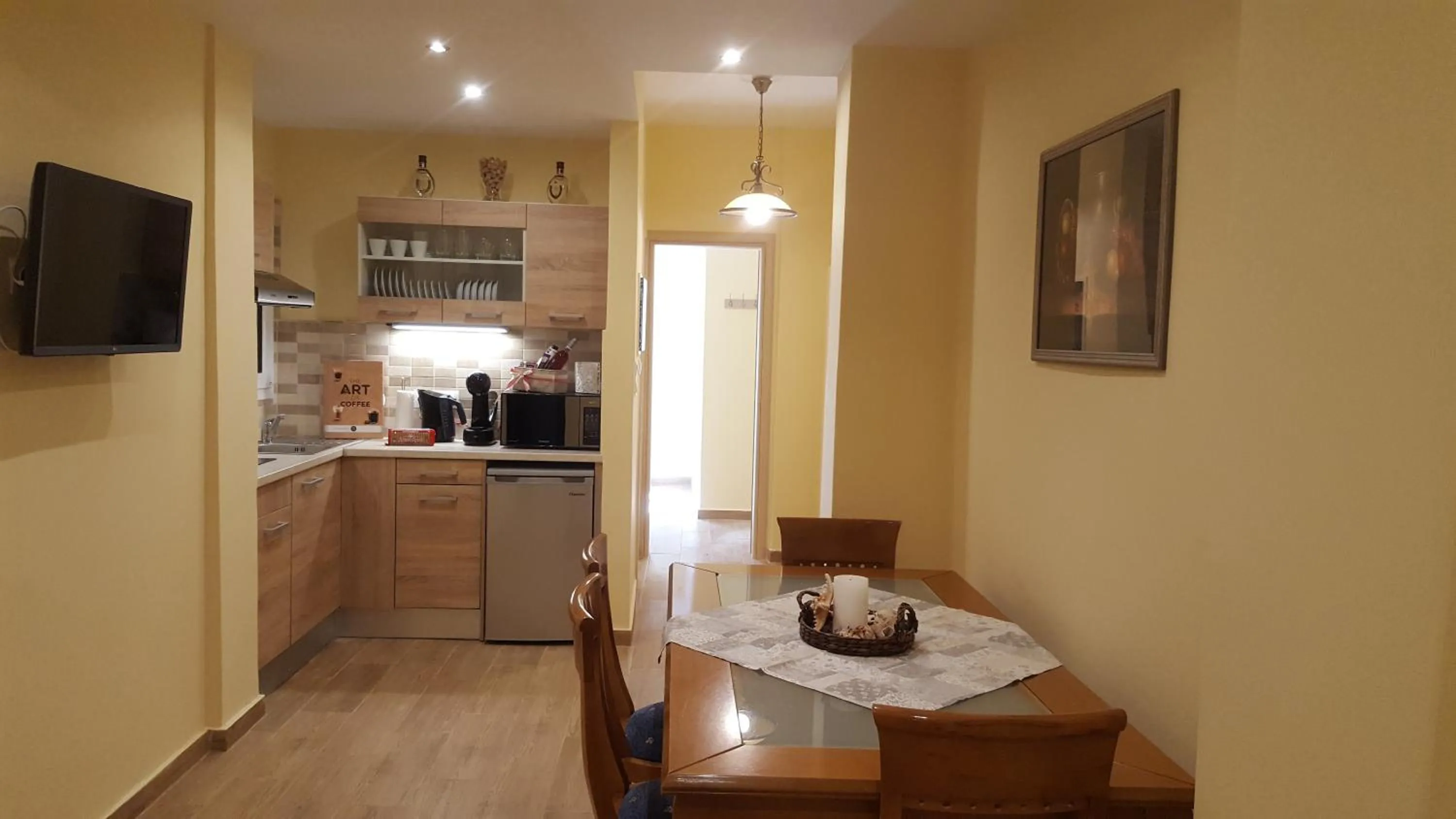 TV and multimedia in Zoe's Studio