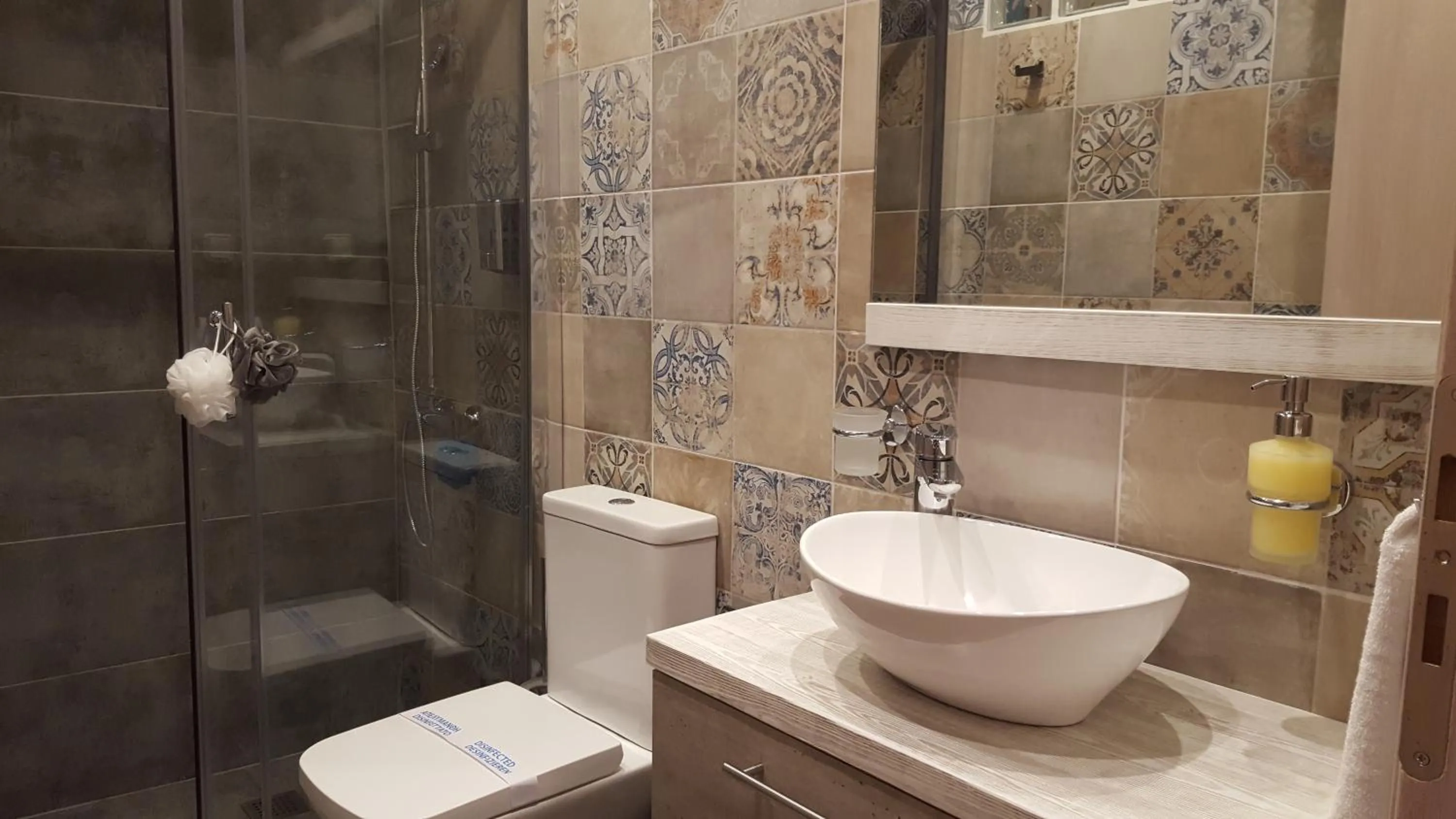 Shower in Zoe's Studio