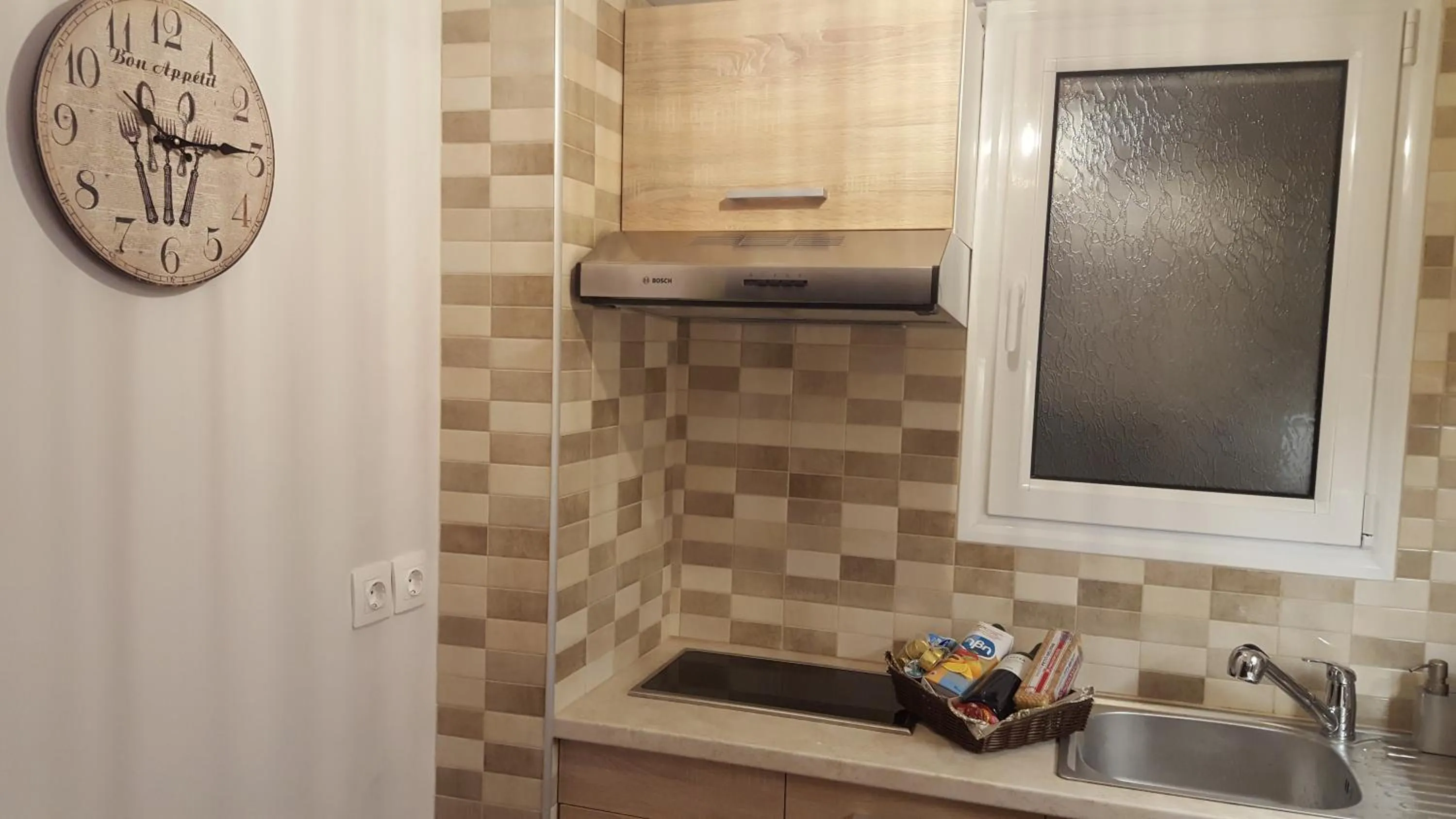 Kitchen or kitchenette in Zoe's Studio