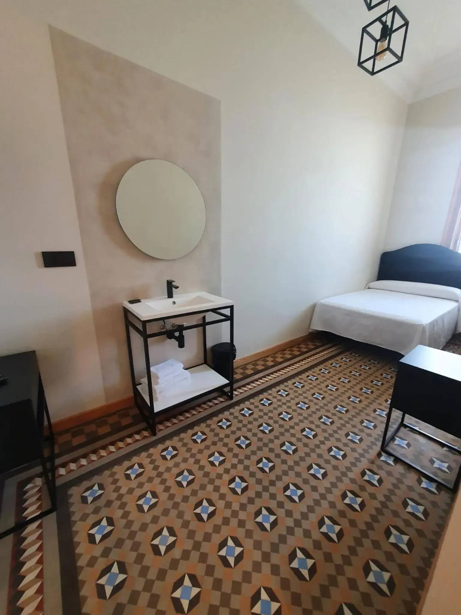 Double Room with Shared Bathroom in Hostal Lausanne Double Room with Shared Bathroom in Hostal Lausanne