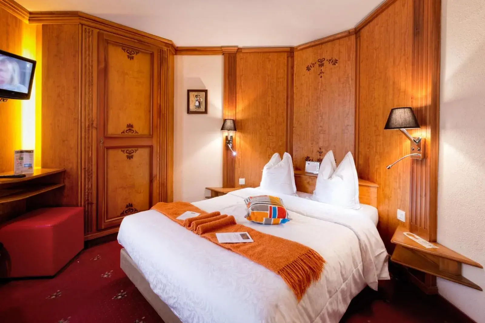 Bedroom, Bed in Hotel - Restaurant Le Cerf & Spa Bedroom, Bed in Hotel - Restaurant Le Cerf & Spa