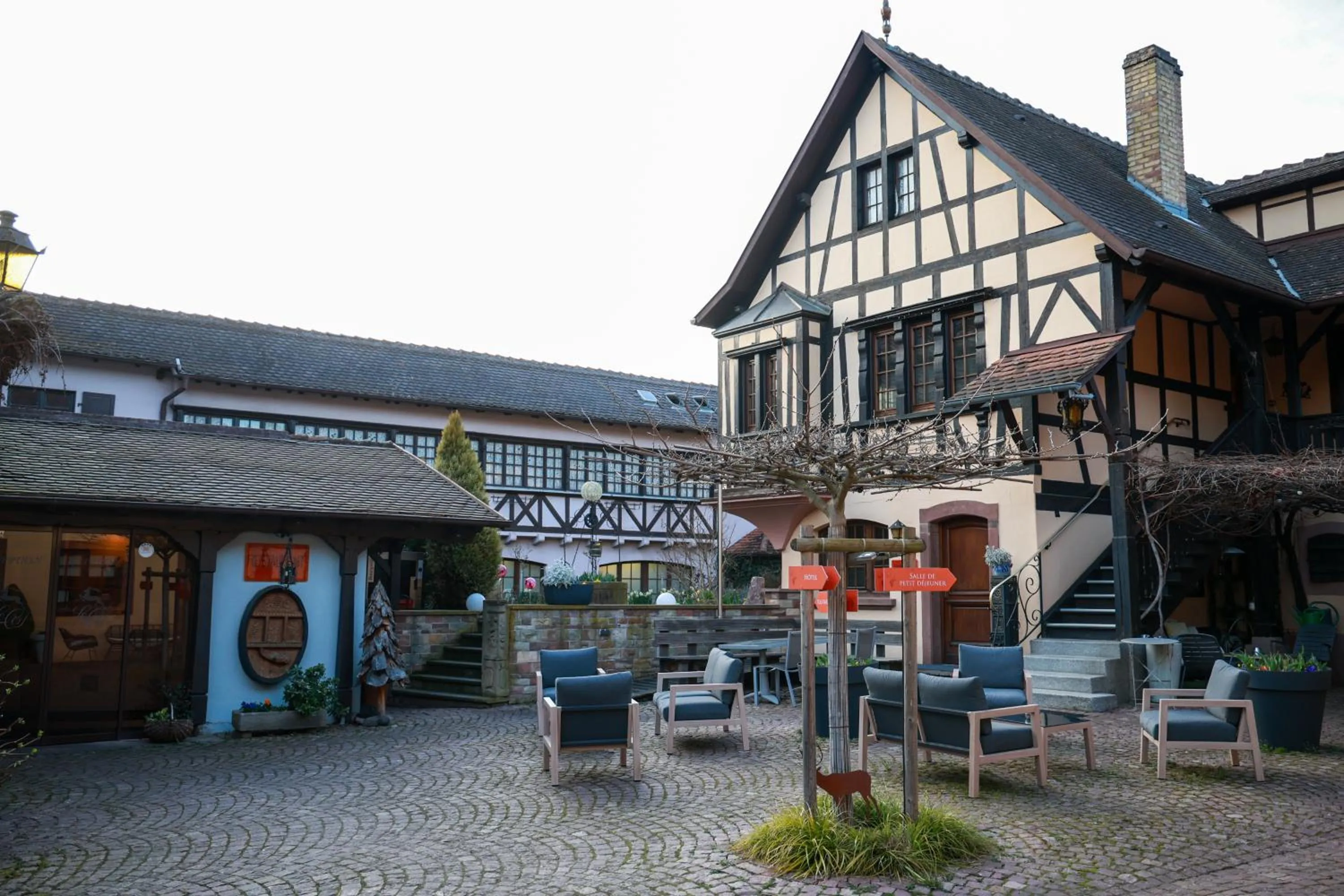 Facade/entrance in Hotel - Restaurant Le Cerf & Spa