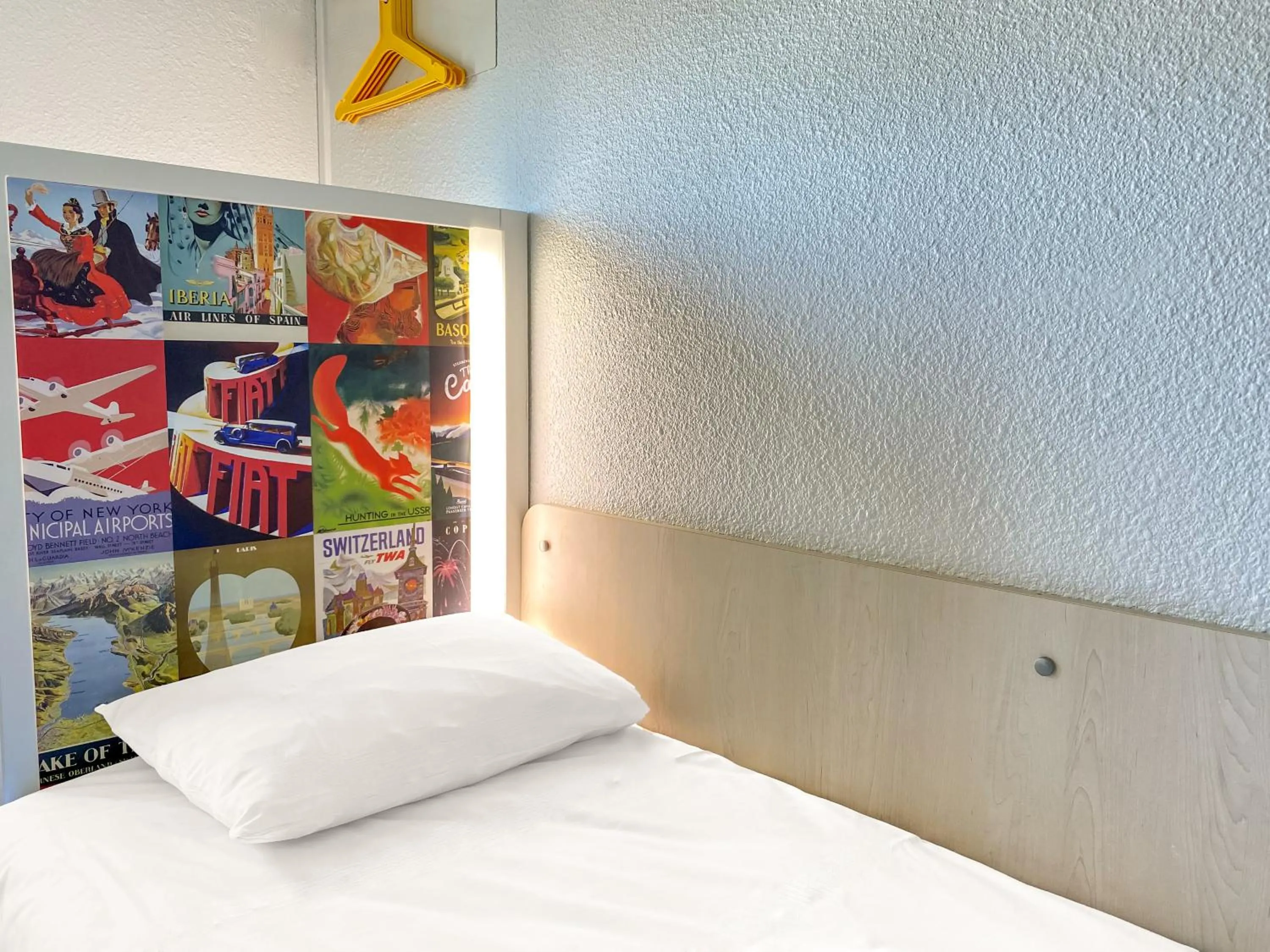 Bed in hotelF1 Avranches Baie Du Mont Saint Michel