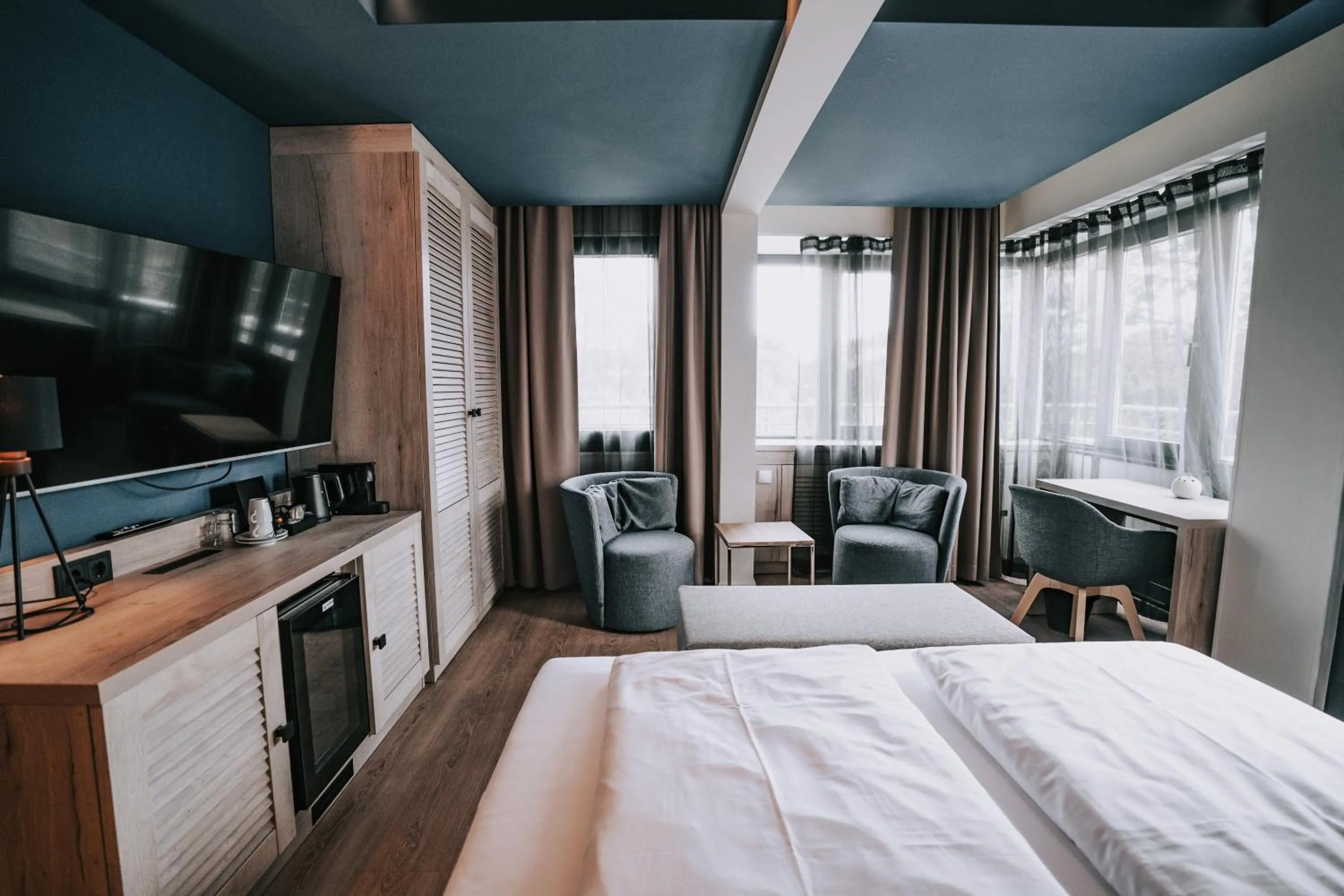 Bedroom, Bed in The Oceans