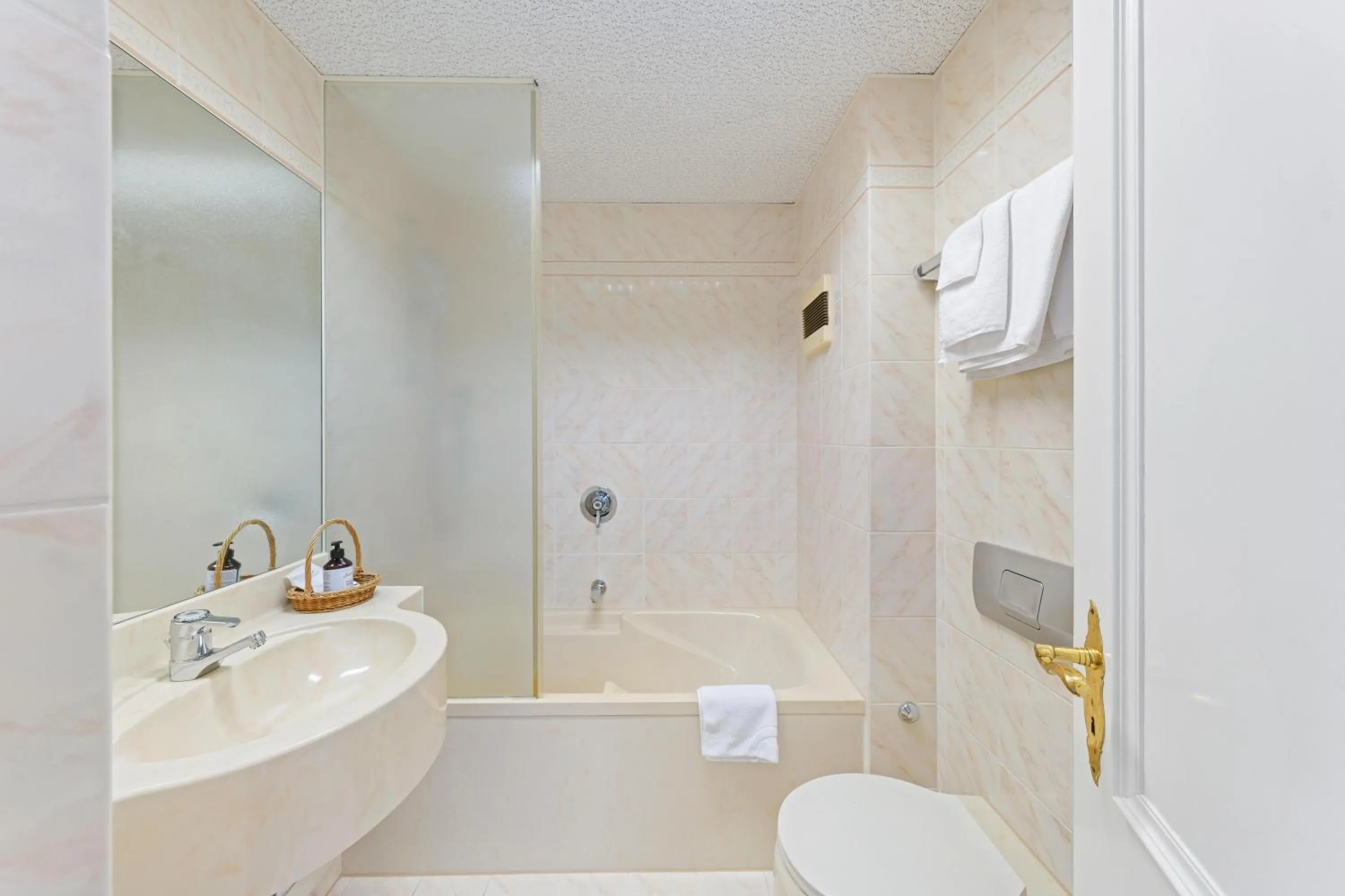 Bathroom in Hotel Mozart