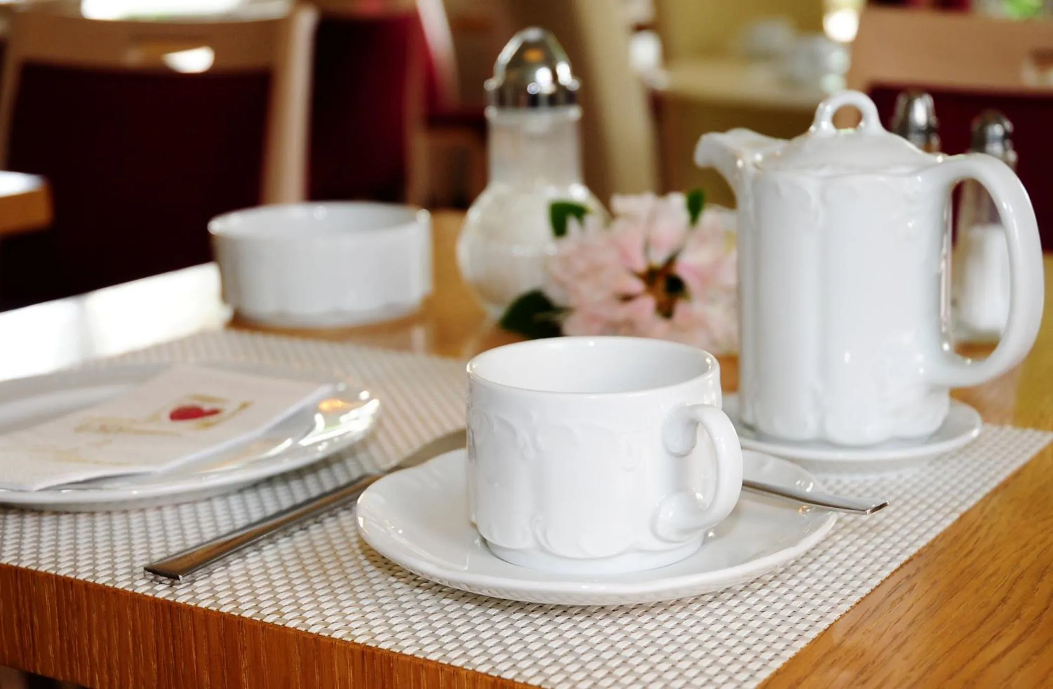 Restaurant/places to eat in Hotel Blankenese