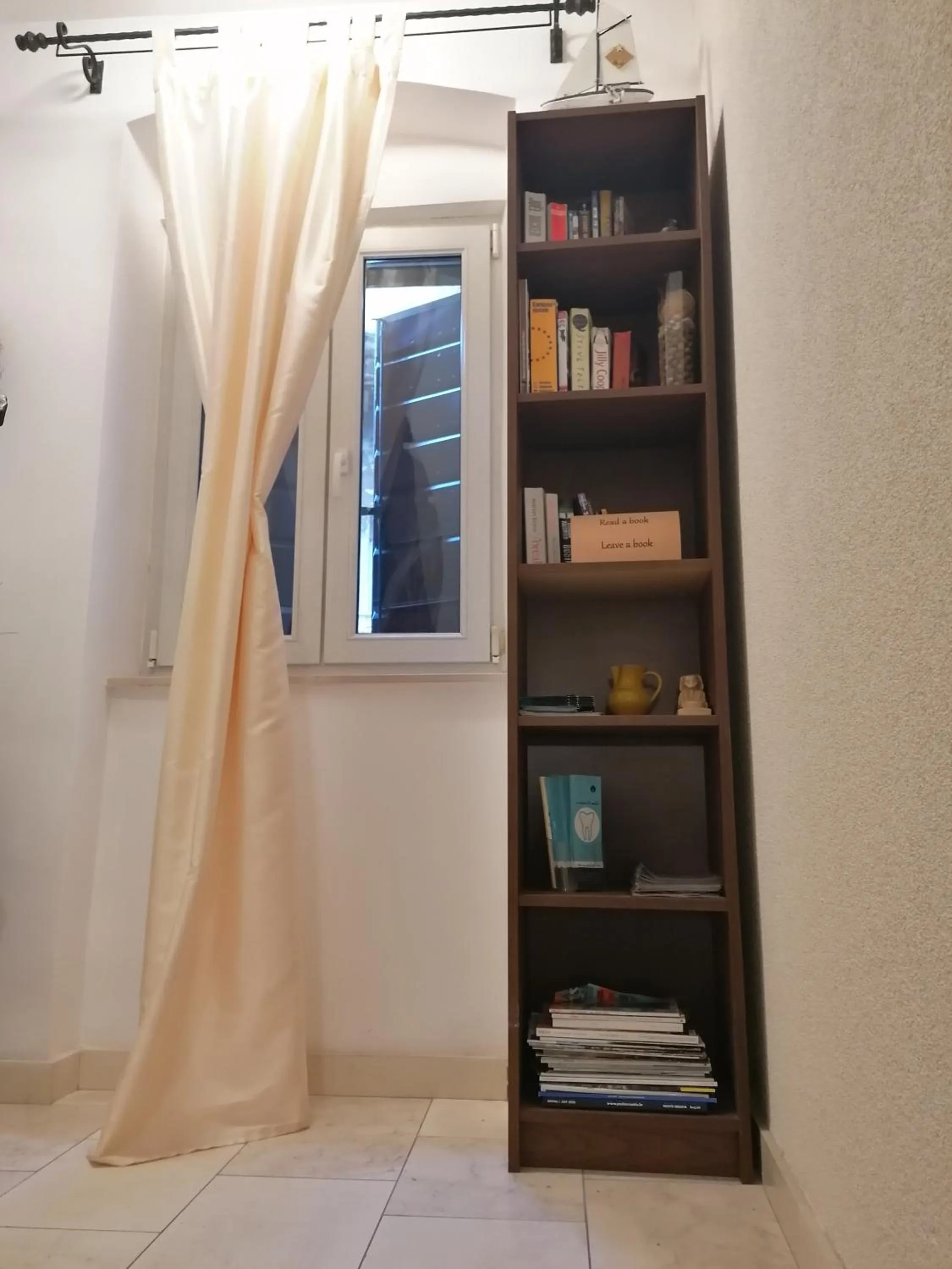 Library in Villa Sv. Petar