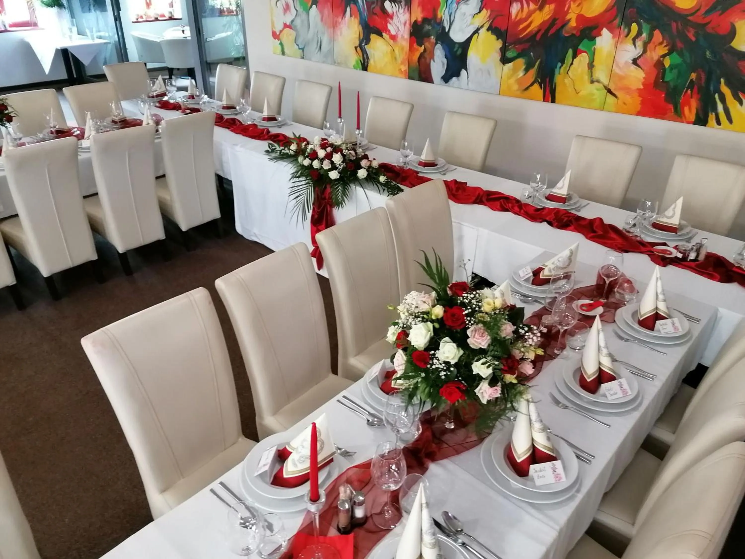 Restaurant/places to eat in Hotel Peklo