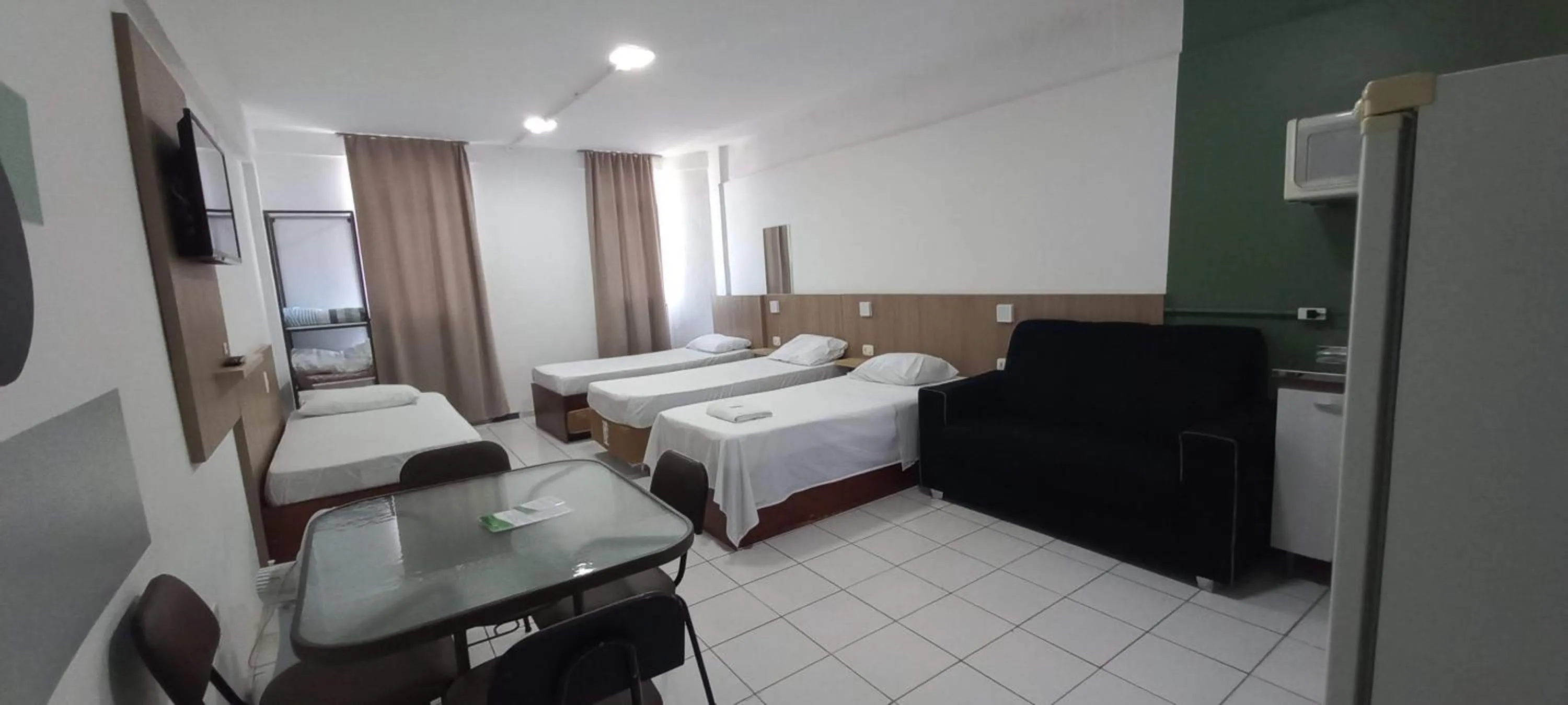 Deluxe Family Room - single occupancy in Hotel Romanville
