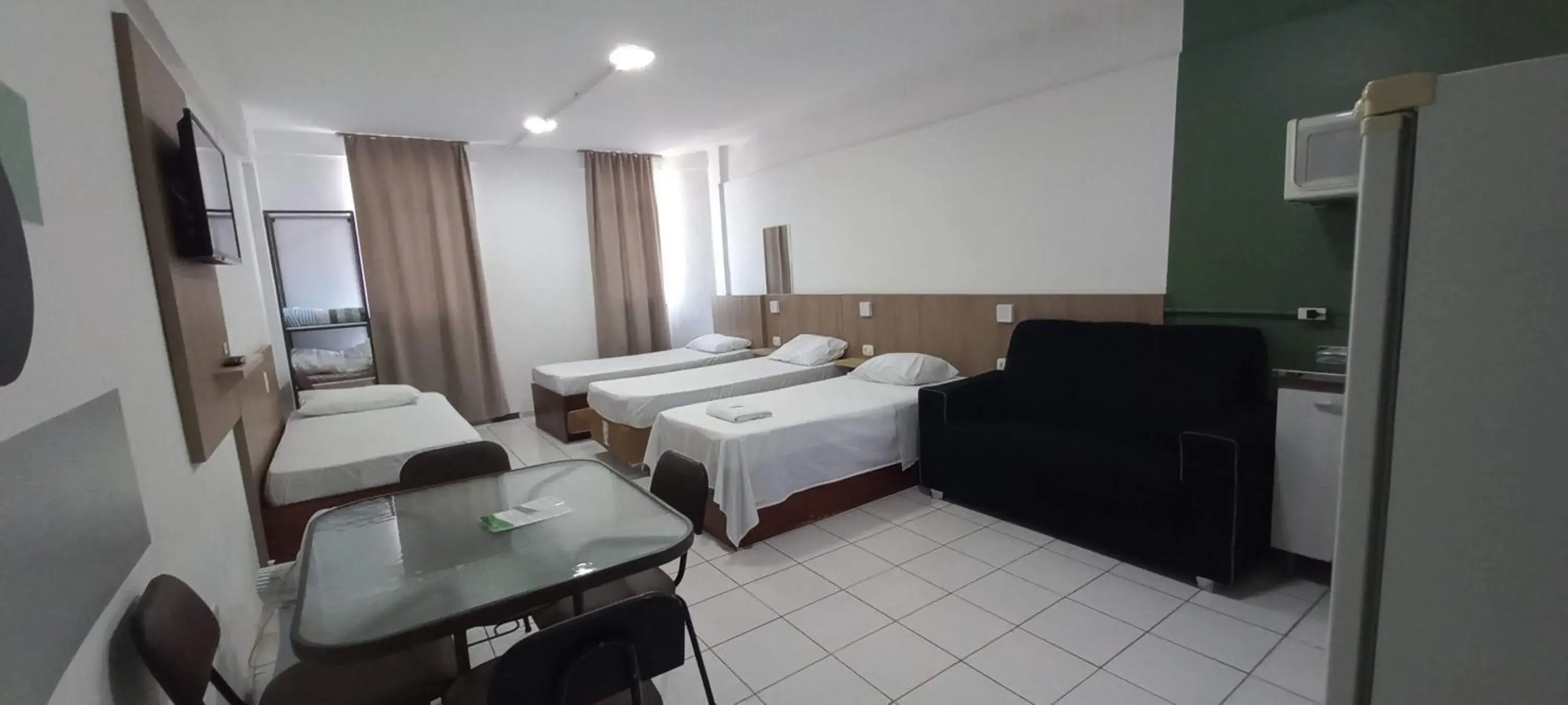 Deluxe Family Room - single occupancy in Hotel Romanville Deluxe Family Room - single occupancy in Hotel Romanville