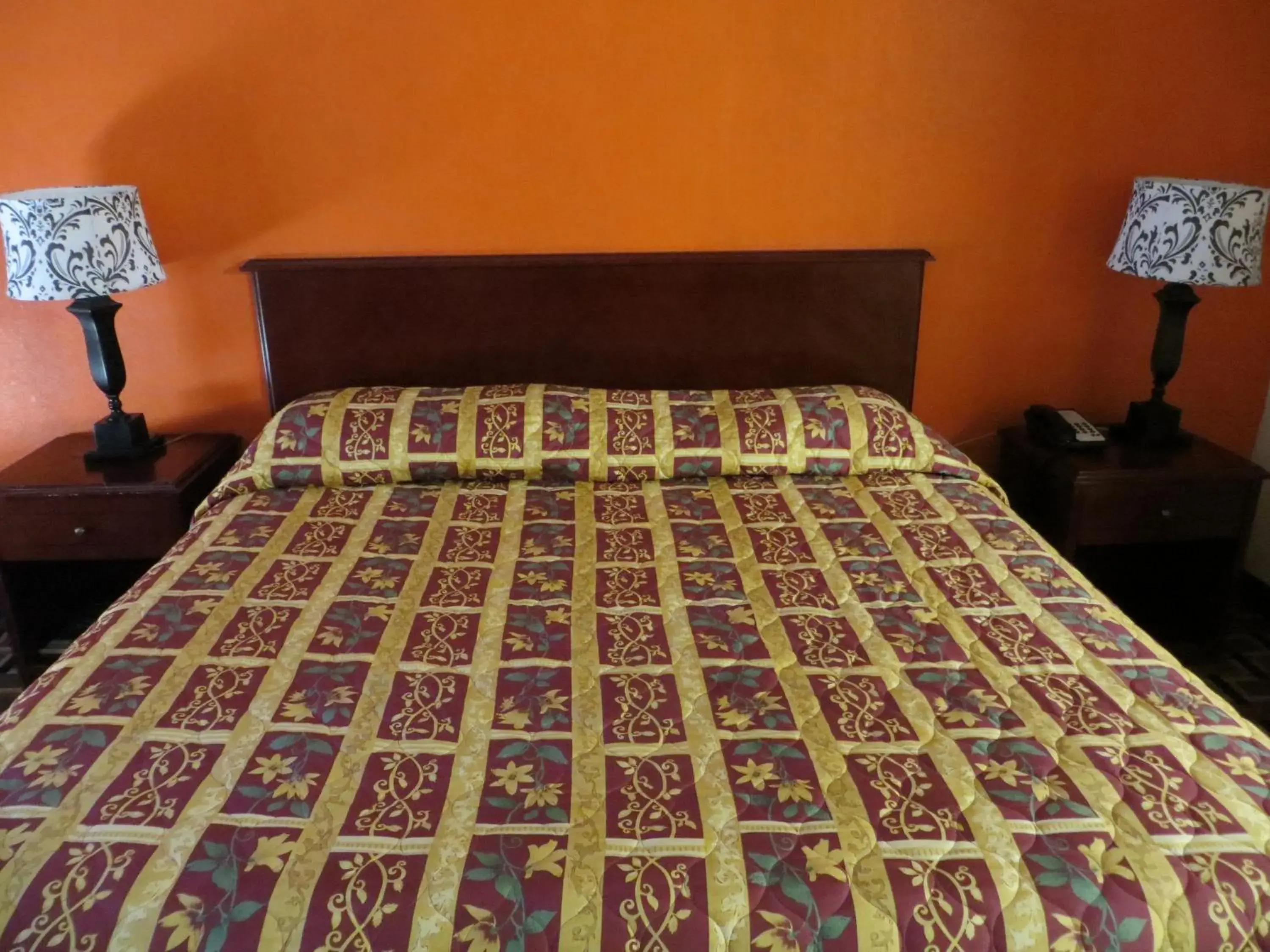 Bedroom, Bed in Budget Inn Bedroom, Bed in Budget Inn