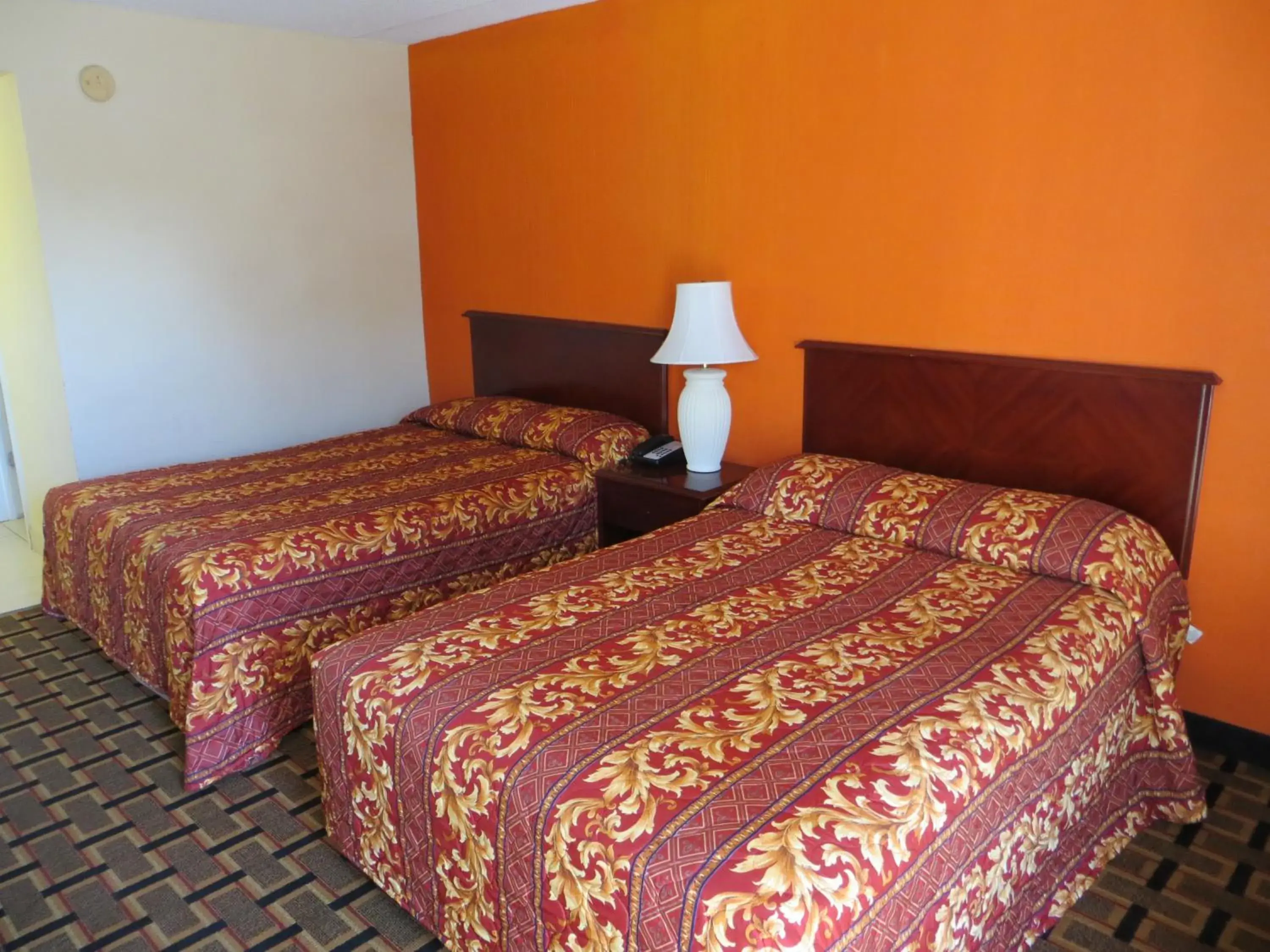 Bedroom, Bed in Budget Inn Bedroom, Bed in Budget Inn