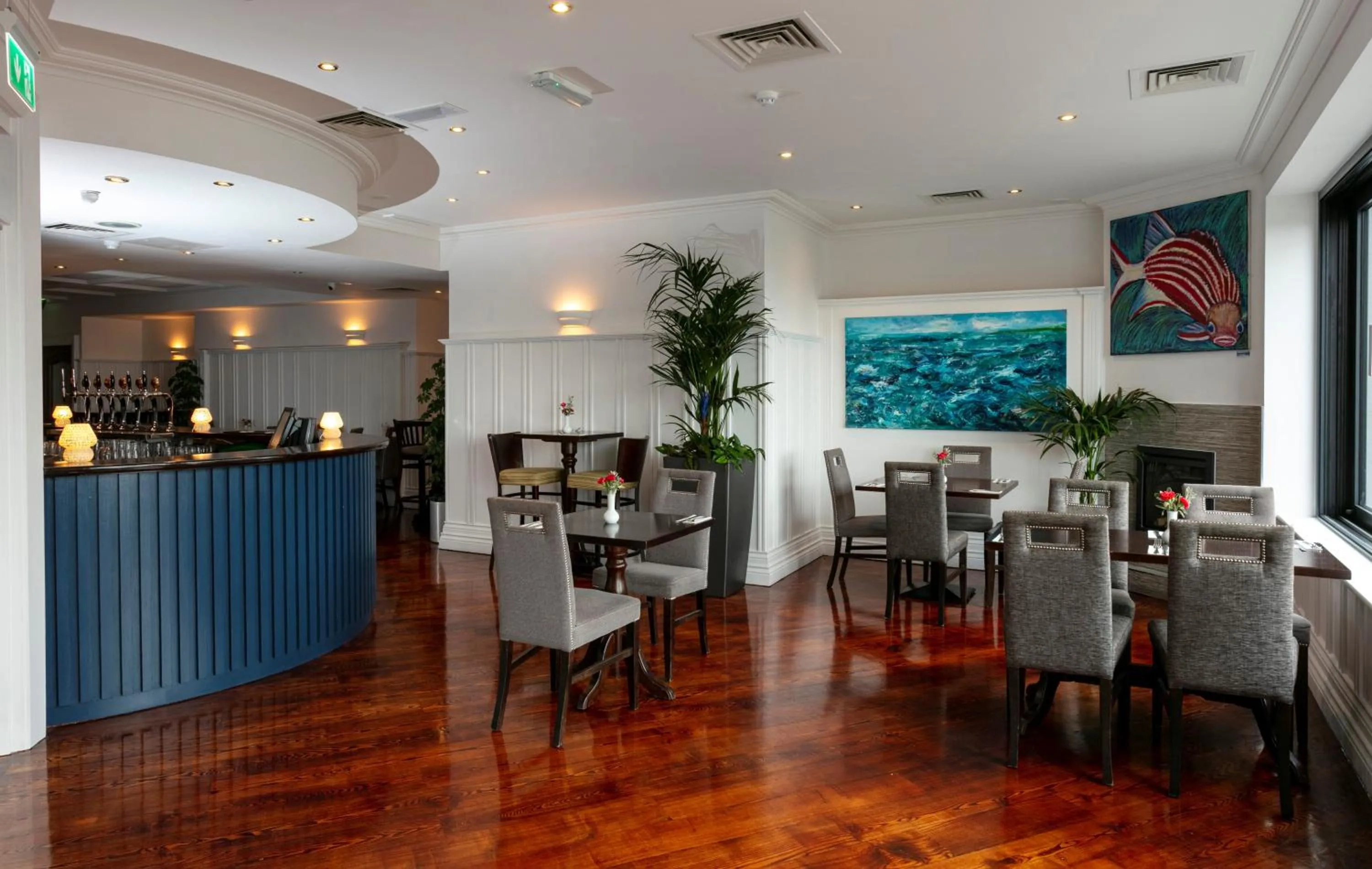 Restaurant/places to eat in Schull Harbour Hotel & Leisure Centre