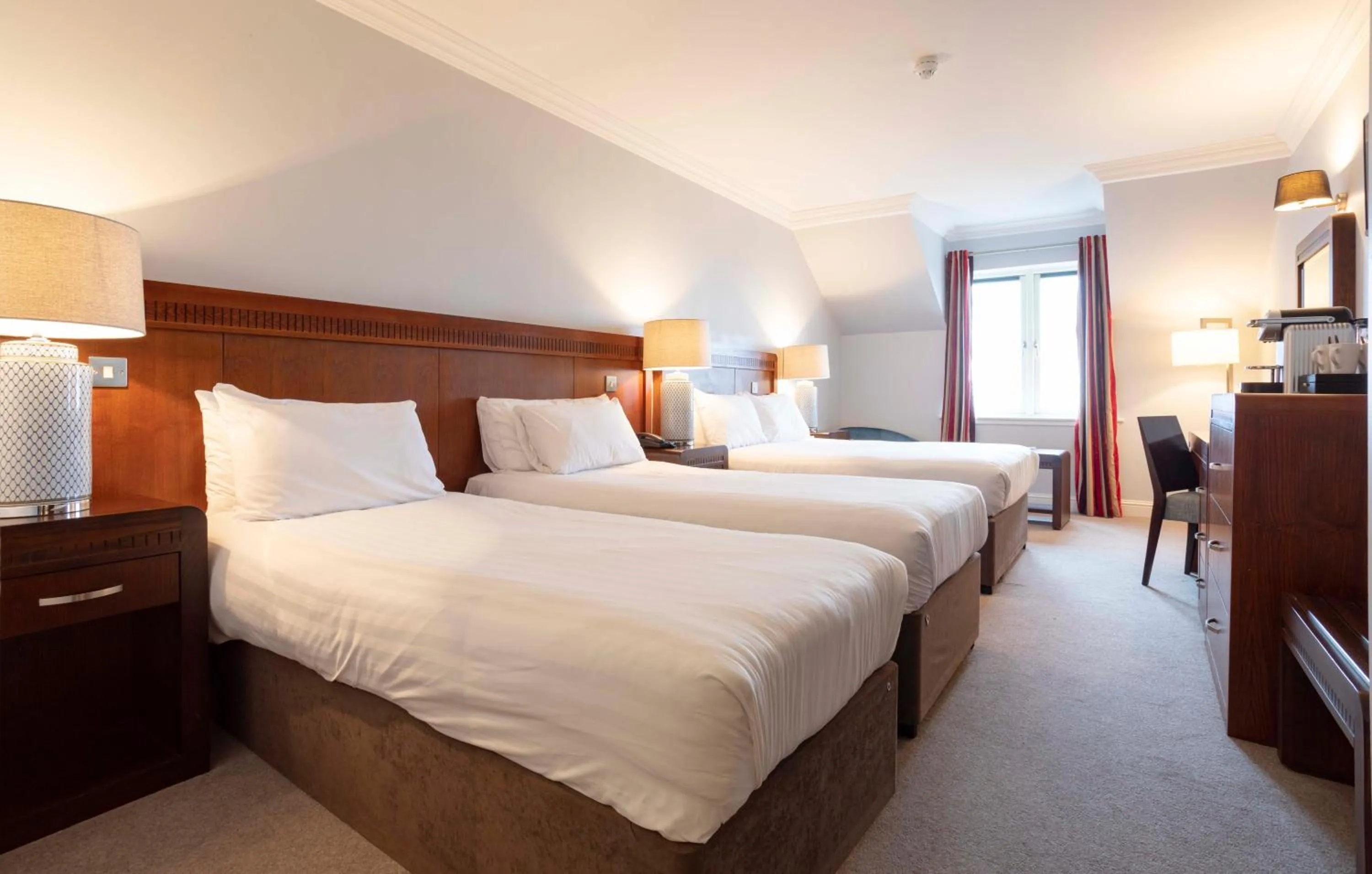 Bed in Schull Harbour Hotel & Leisure Centre
