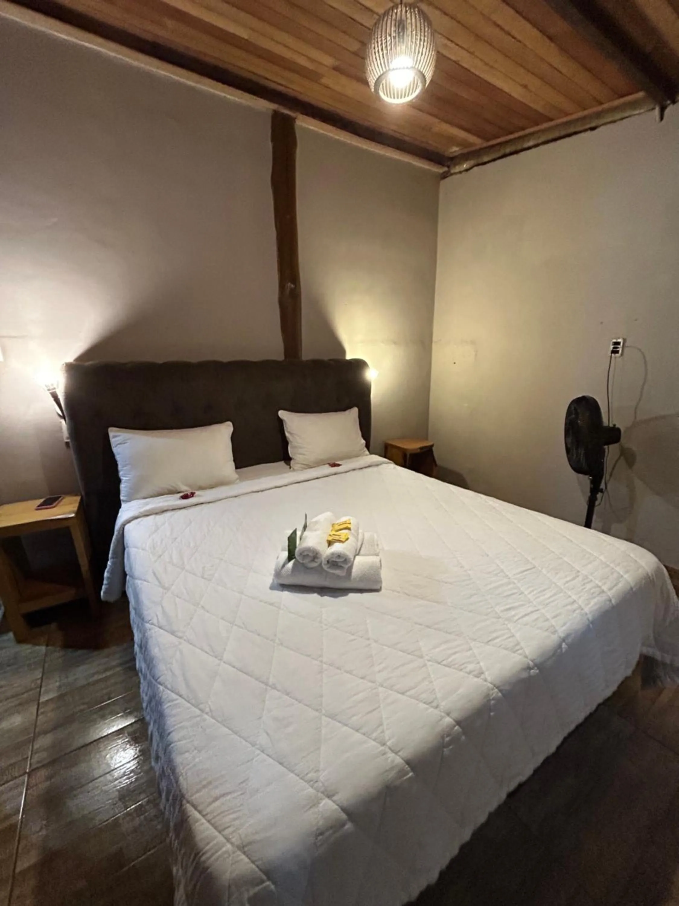 Bed in A Mi Manera Pousada , cerveja própria e Bistrô !