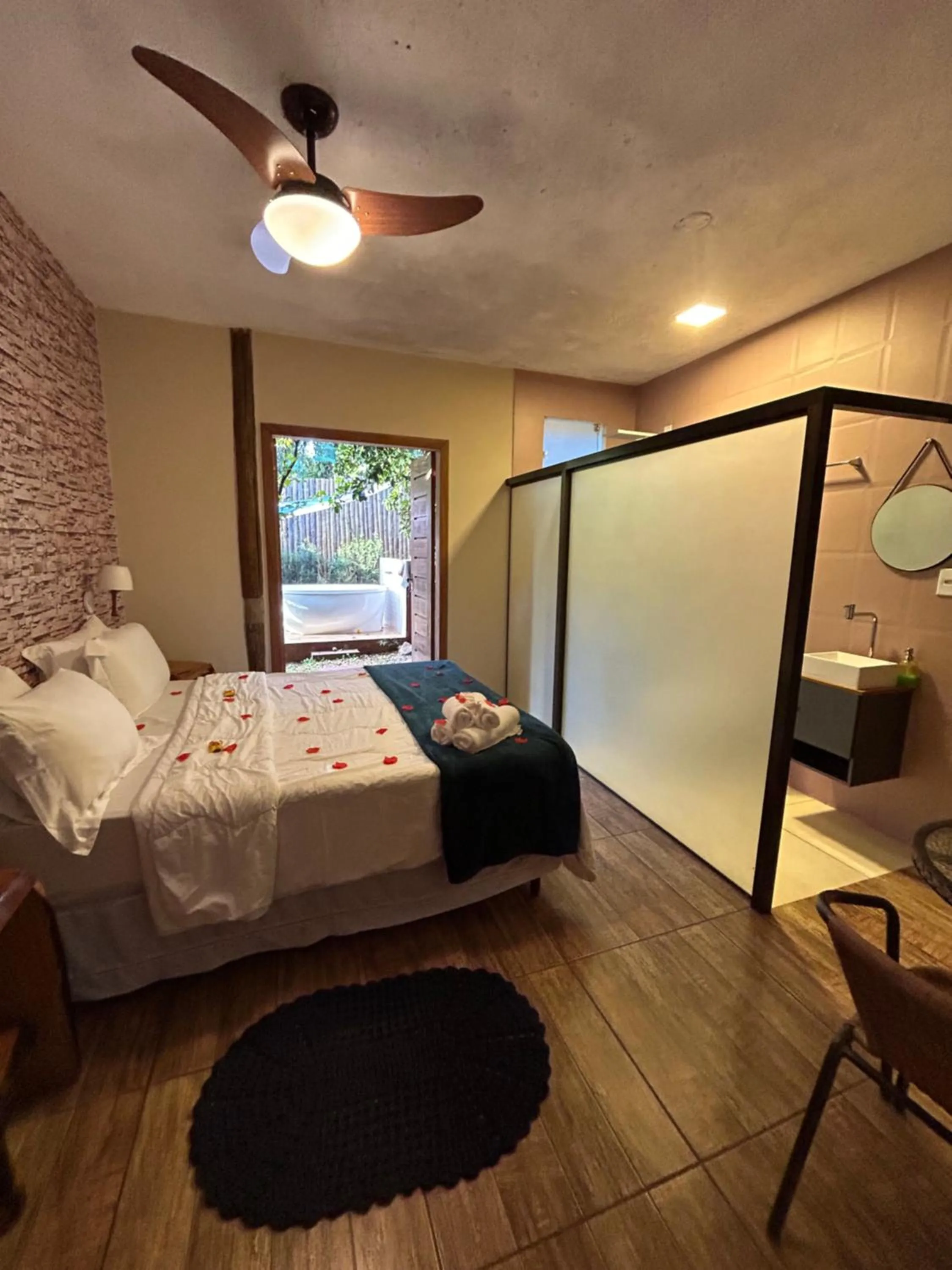 Bed in A Mi Manera Pousada , cerveja própria e Bistrô !