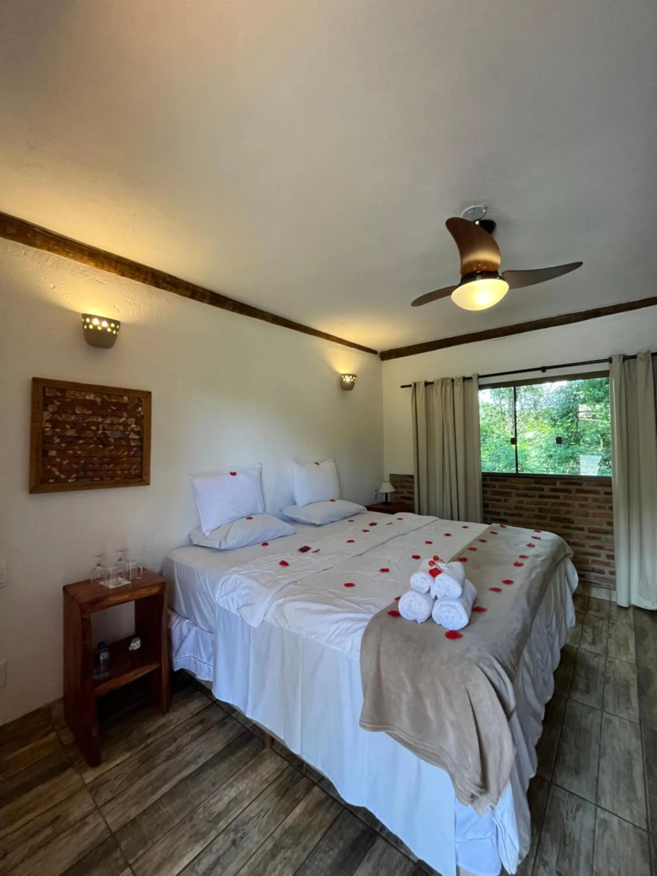 Bed in A Mi Manera Pousada , cerveja própria e Bistrô !