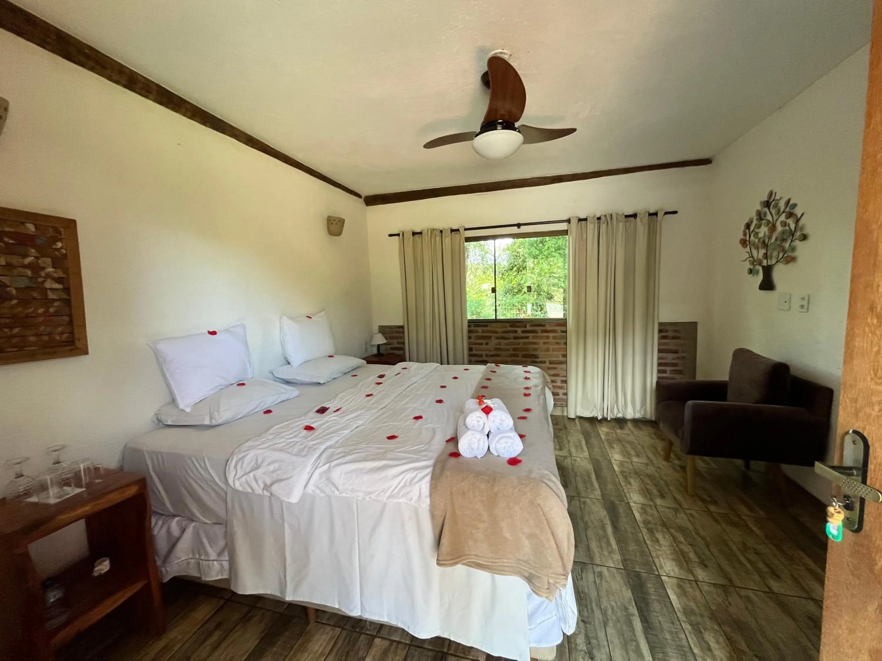 Bed in A Mi Manera Pousada , cerveja própria e Bistrô !