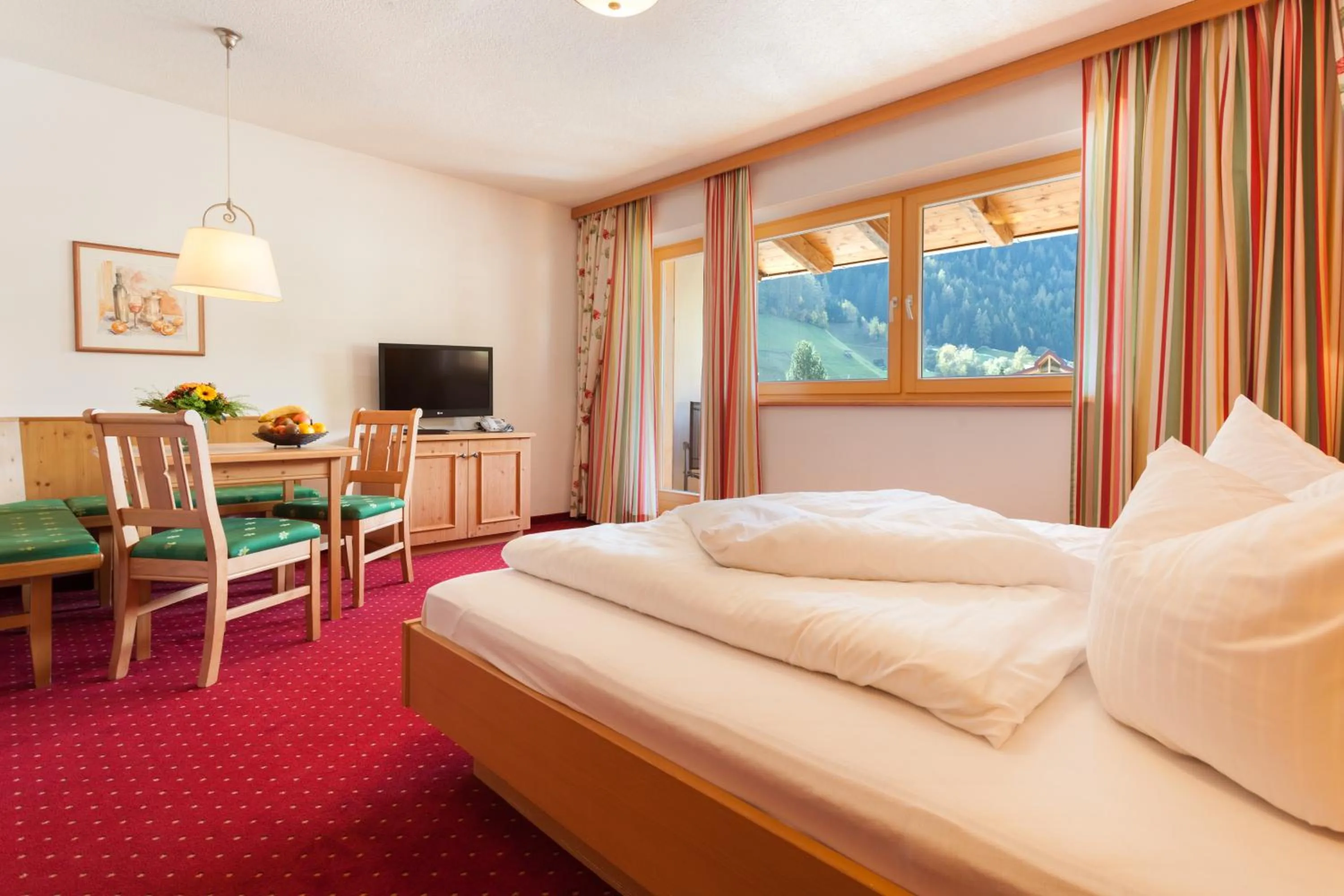 Bathroom, Bed in Hotel Augarten