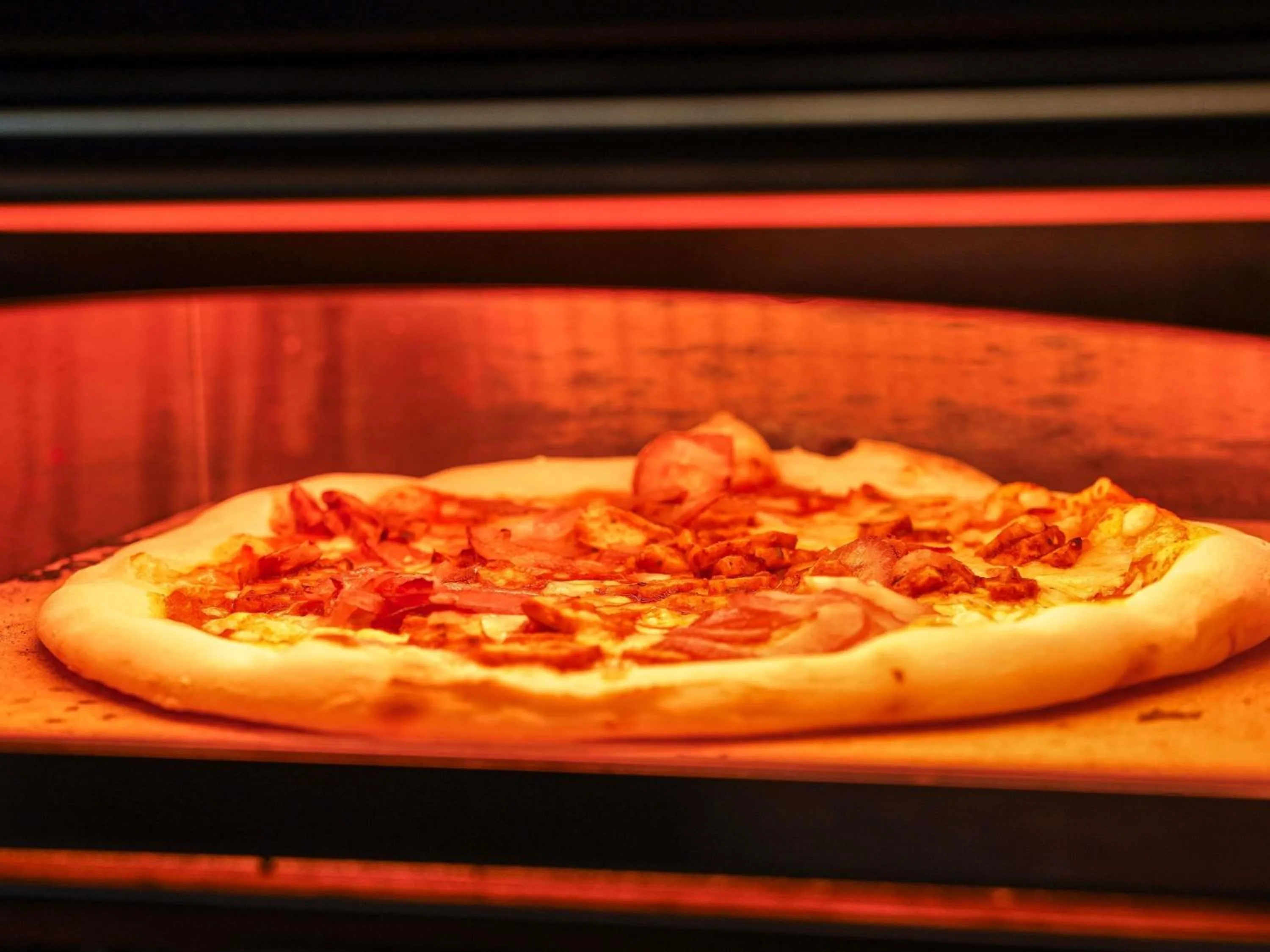 Lounge or bar in ibis Bayeux Port En Bessin