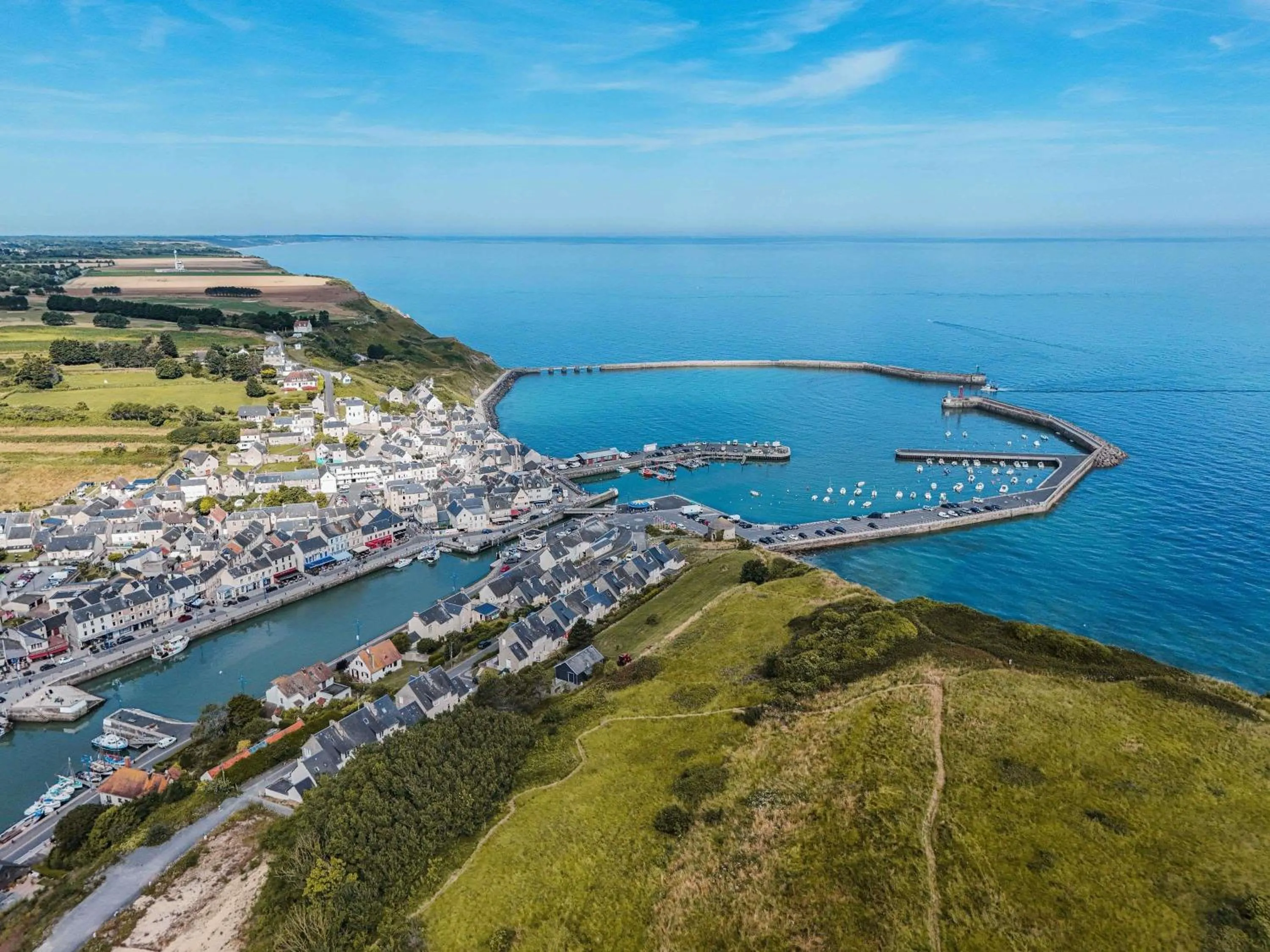 Property building in ibis Bayeux Port En Bessin