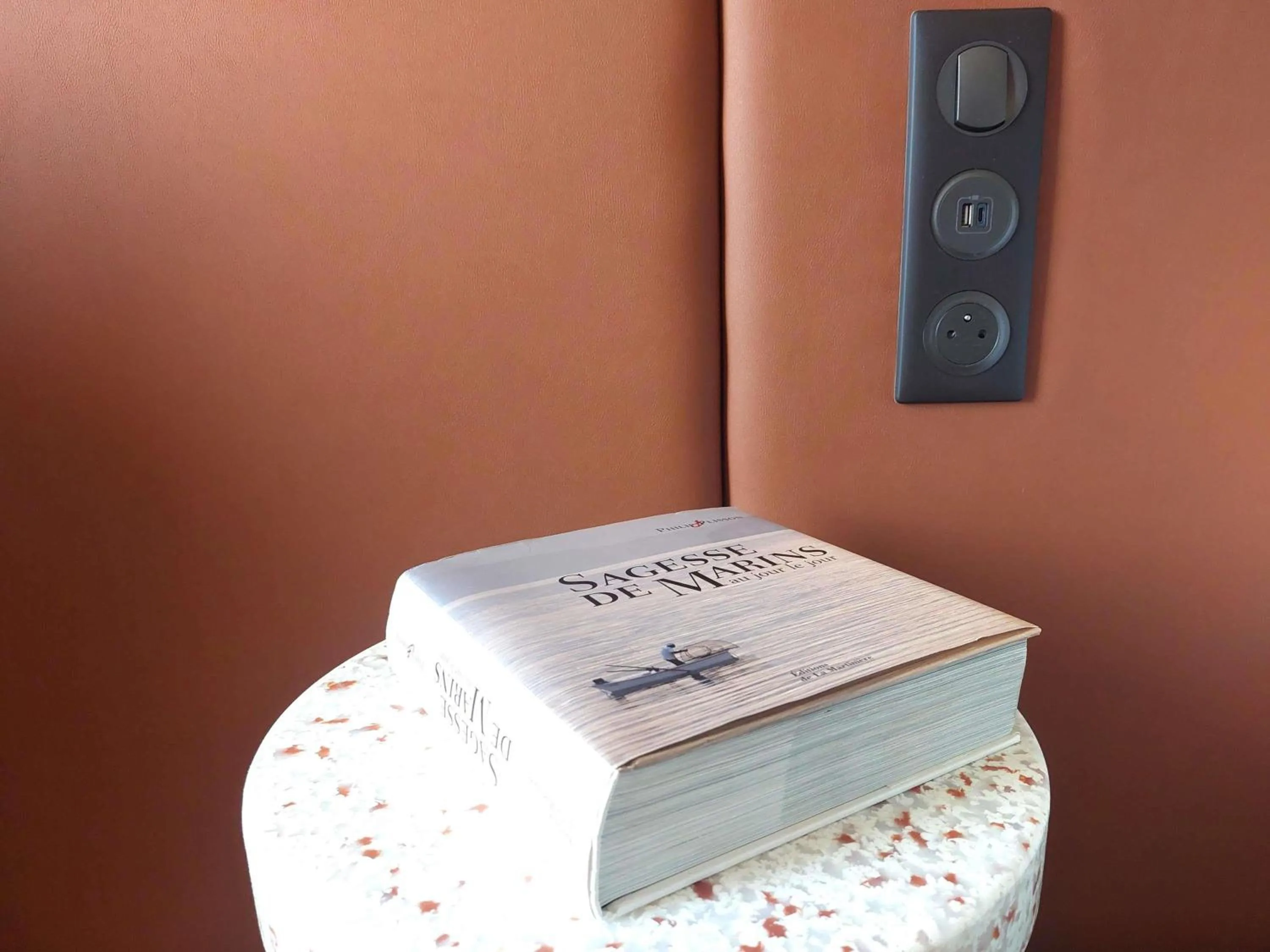 Bedroom in ibis Bayeux Port En Bessin