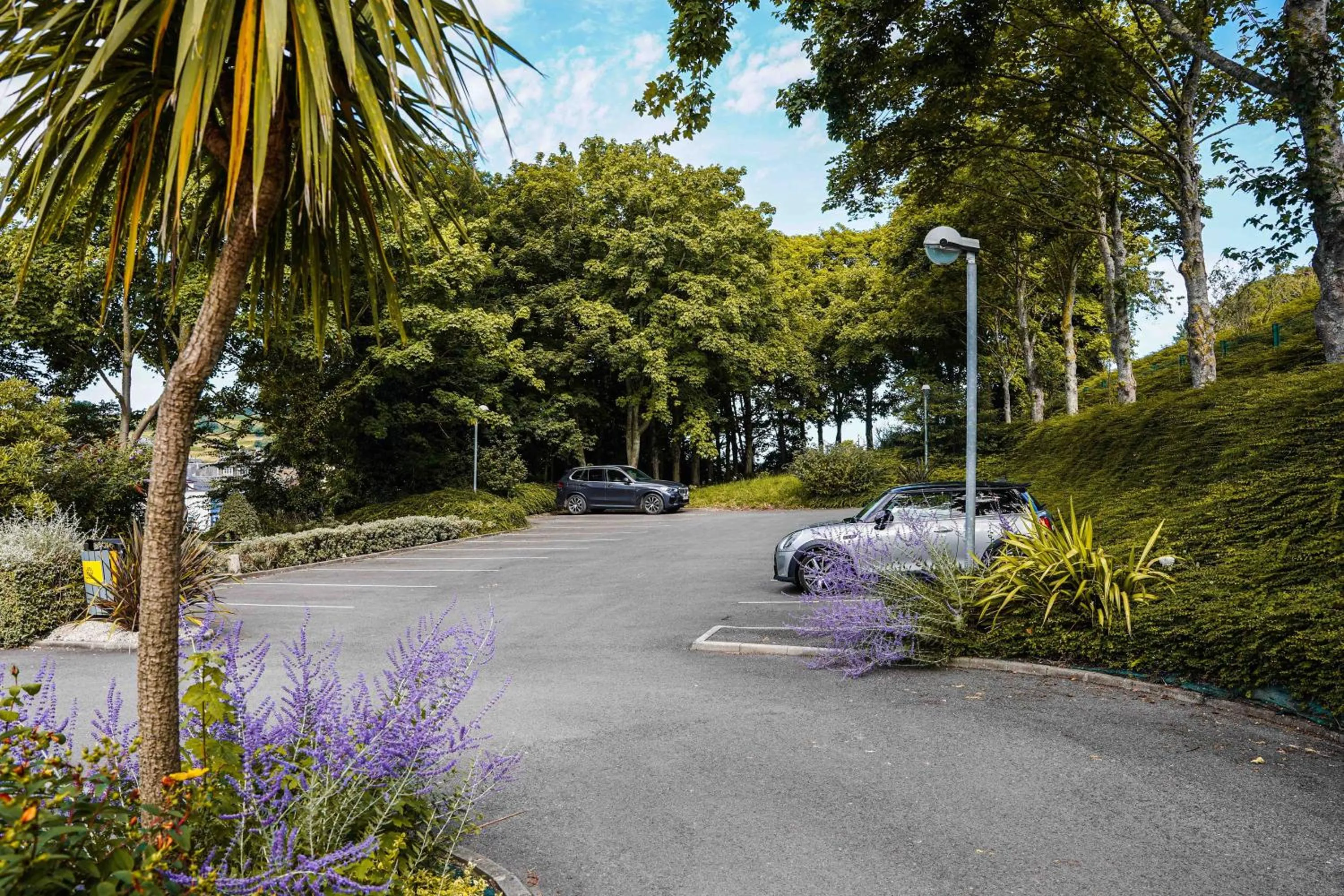 Parking in ibis Bayeux Port En Bessin