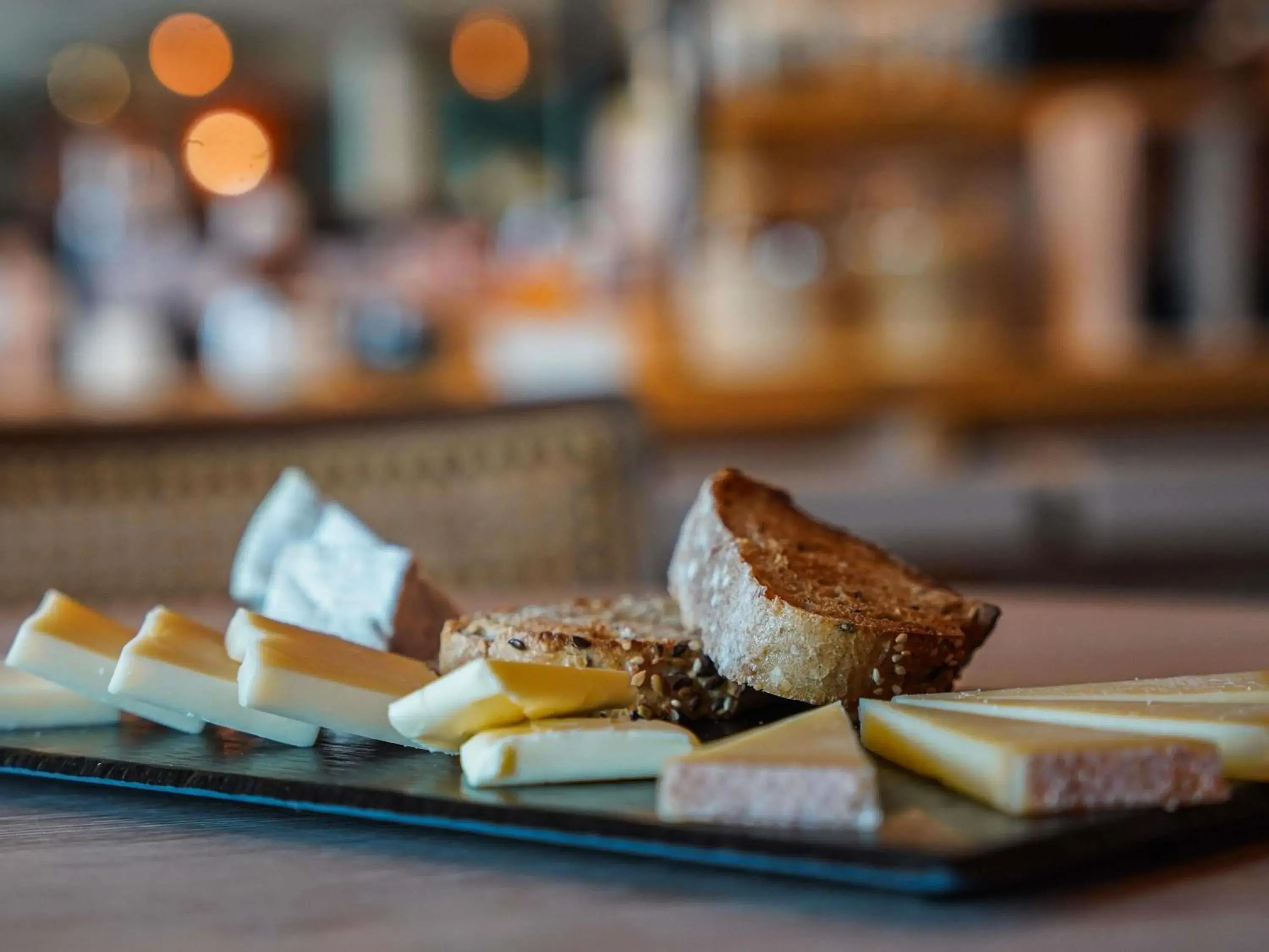 Lounge or bar in ibis Bayeux Port En Bessin Lounge or bar in ibis Bayeux Port En Bessin